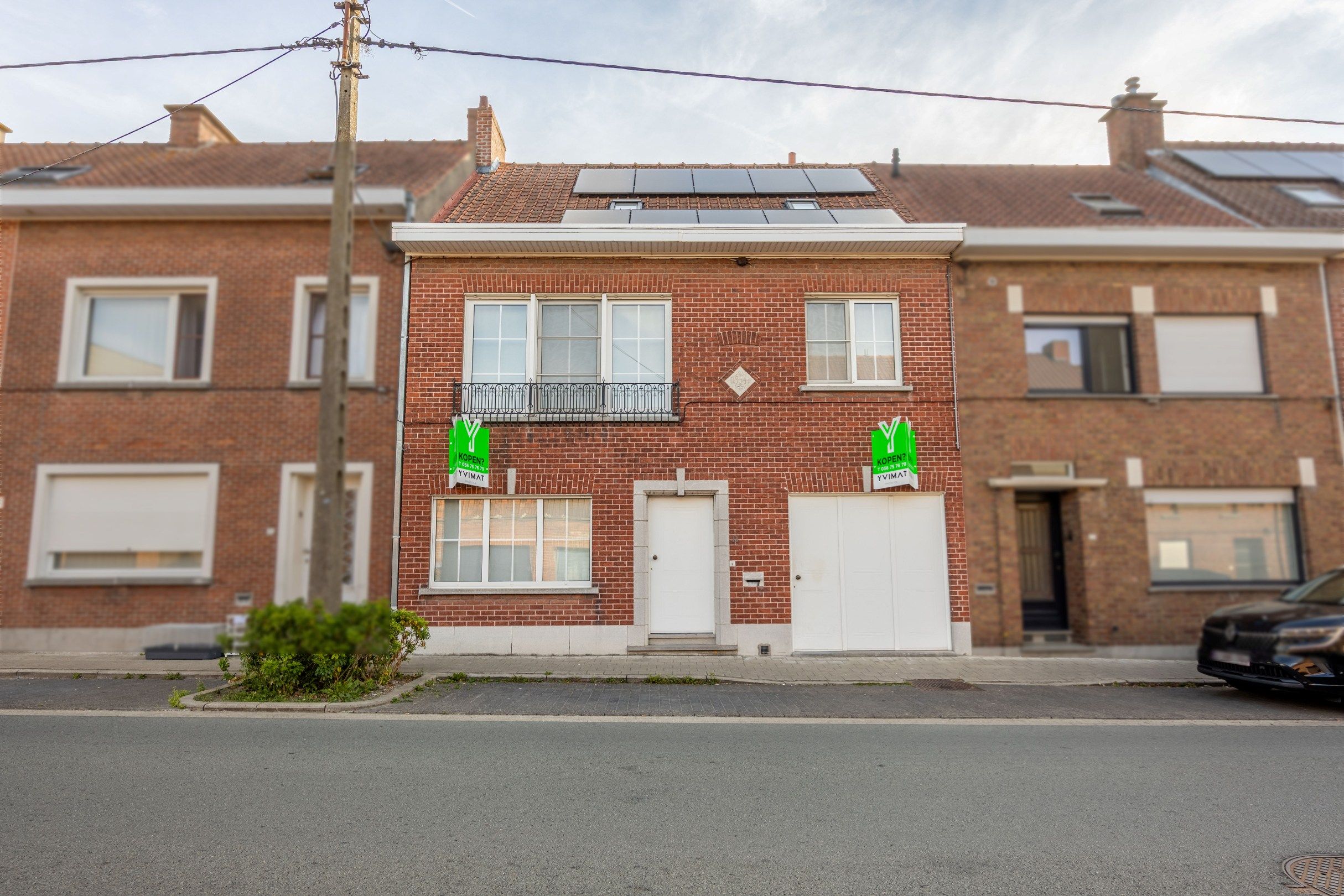 Gerenoveerde woning met garage foto {{pictureIndex}}