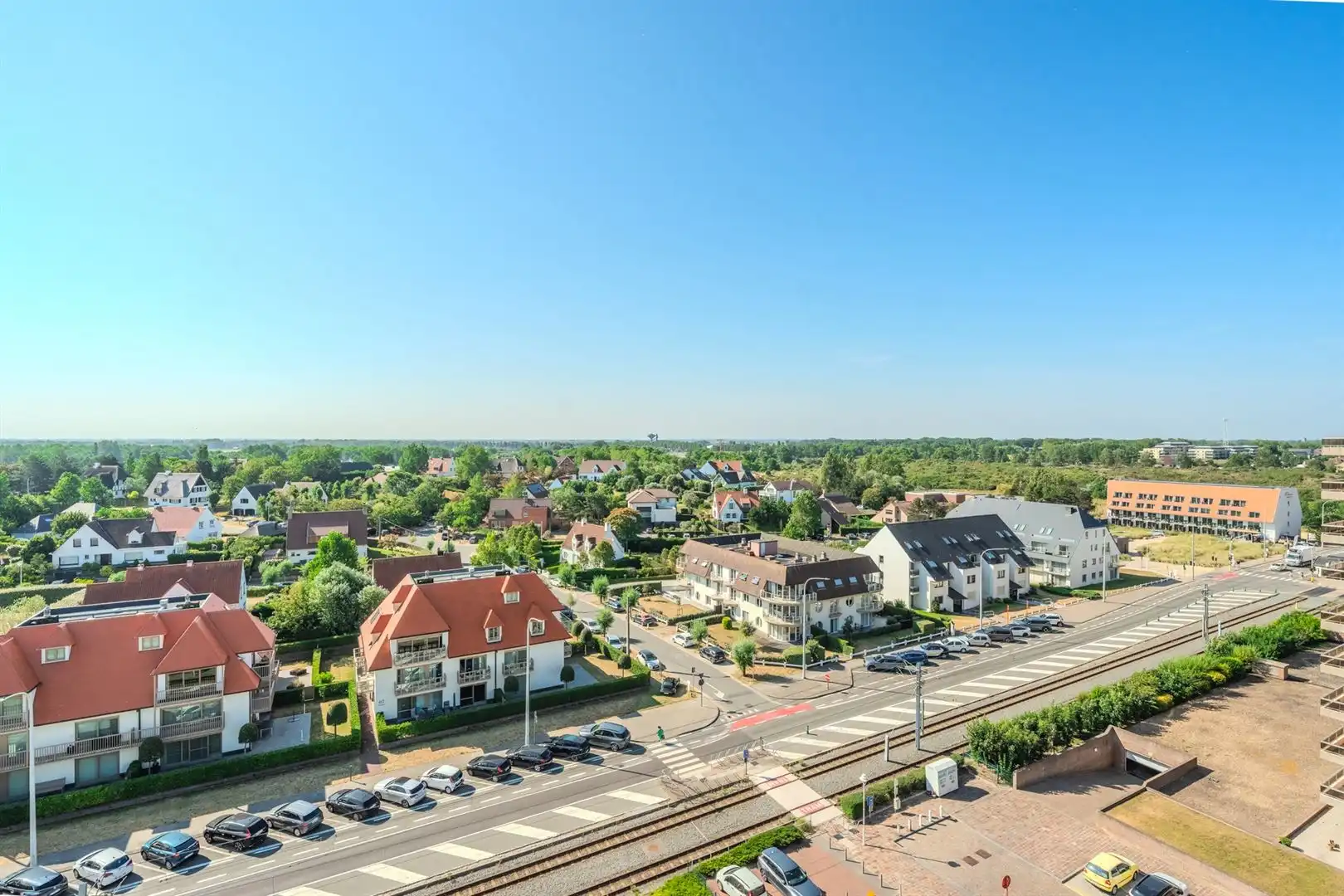 Ruim vernieuwd appartement zuidgericht met unieke zichten foto 24