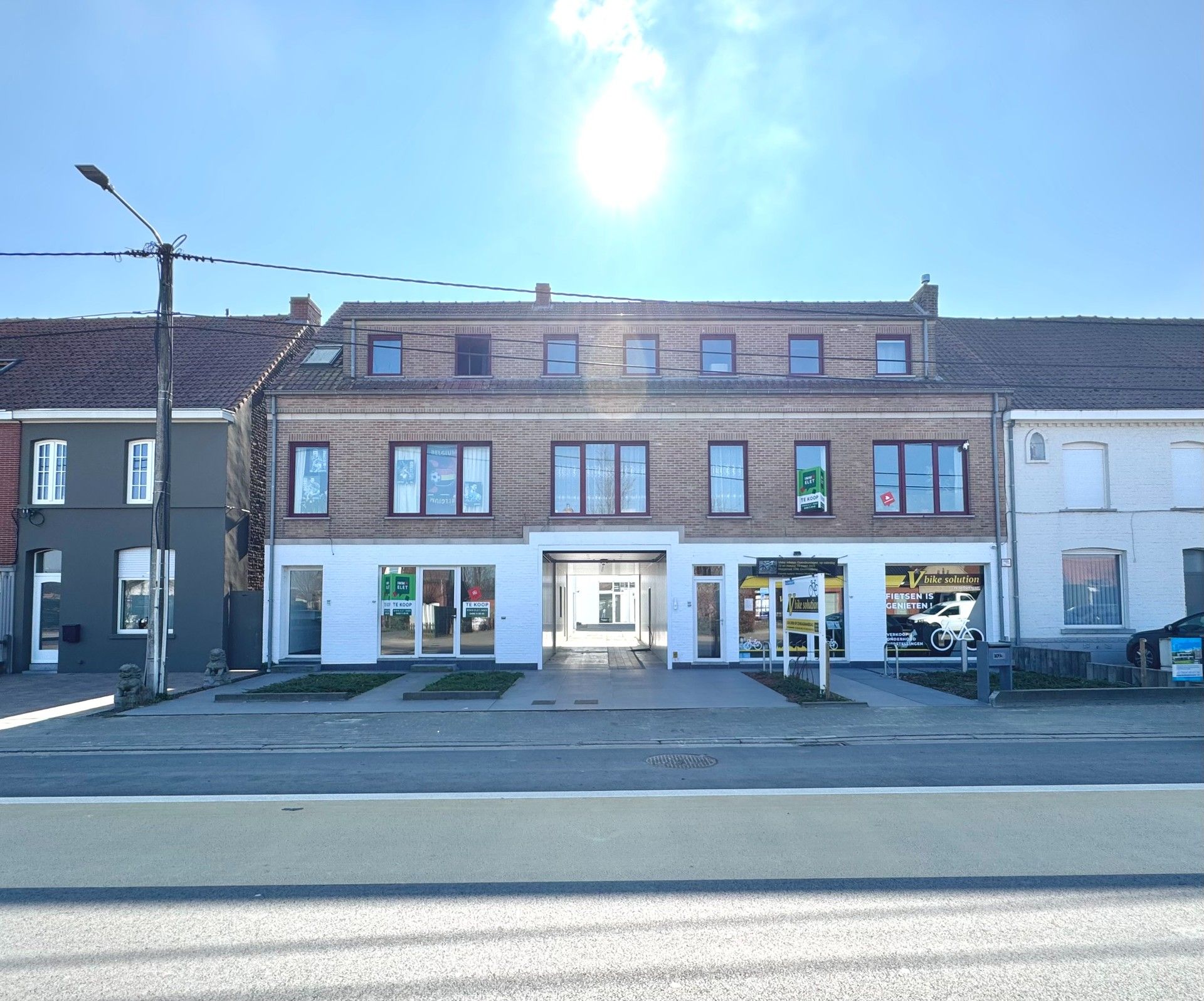 HANDELSGELIJKVLOERS + PARKING - winkel/ kantoor/ praktijk foto 14