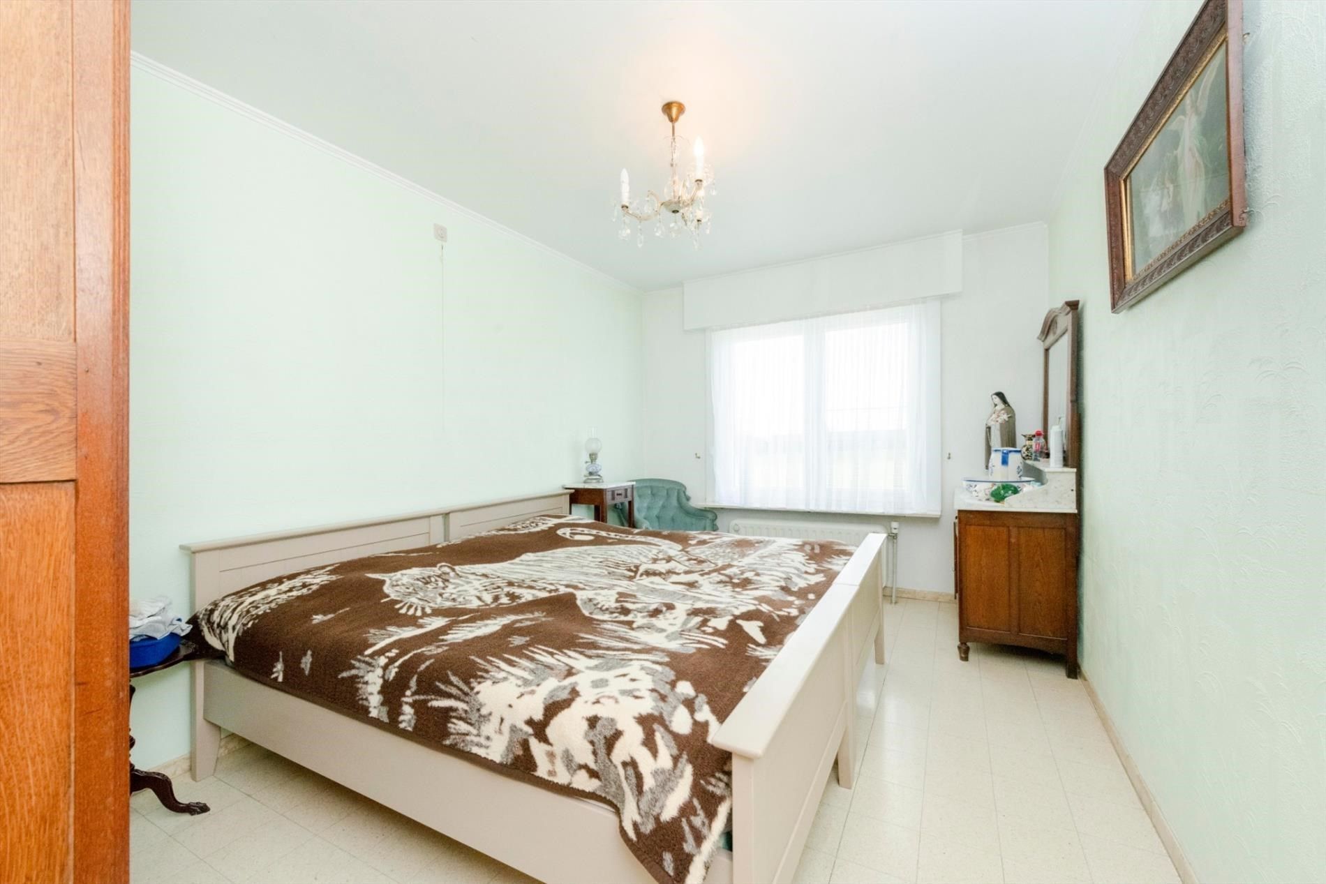 ALLEENSTAANDE WONING OP 1.037 m² MET MAAR LIEFST 375 m² BRUIKBAAR VLOEROPP!!! foto 10