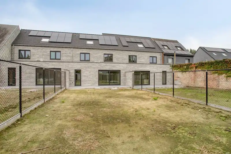 Prachtige, verrassend ruime nieuwbouwwoning met 3 slaapkamers én inpandige garage te koop in Dentergem! foto 20