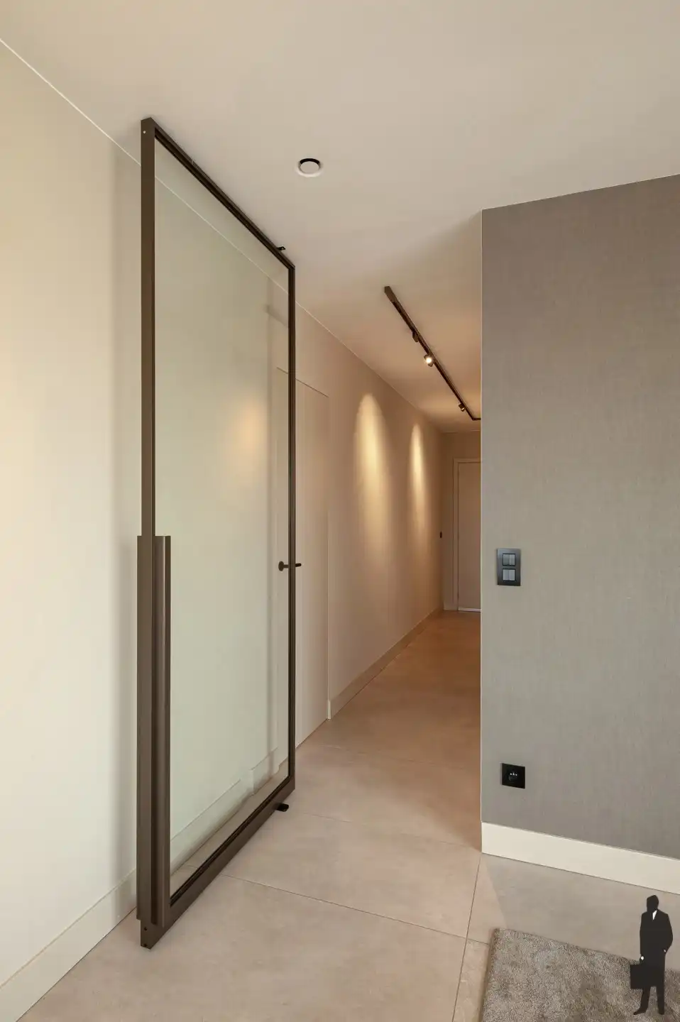 Zeer luxe afgewerkt nieuwbouw appartement van ca. 110 m² met uitzonderlijk ruim ZW-terras van ca. 70 m² in het centrum van Hoogstraten! foto 21