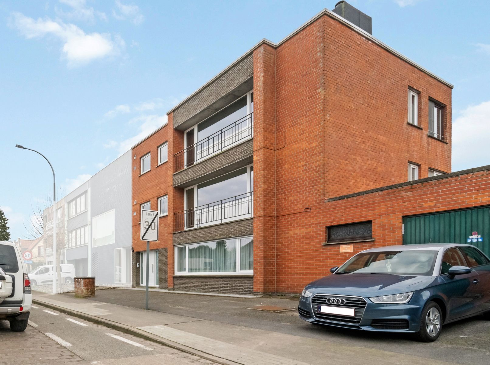 Ruim glvl 3slpk-appartement mét privé-tuin in Assebroek. foto 2