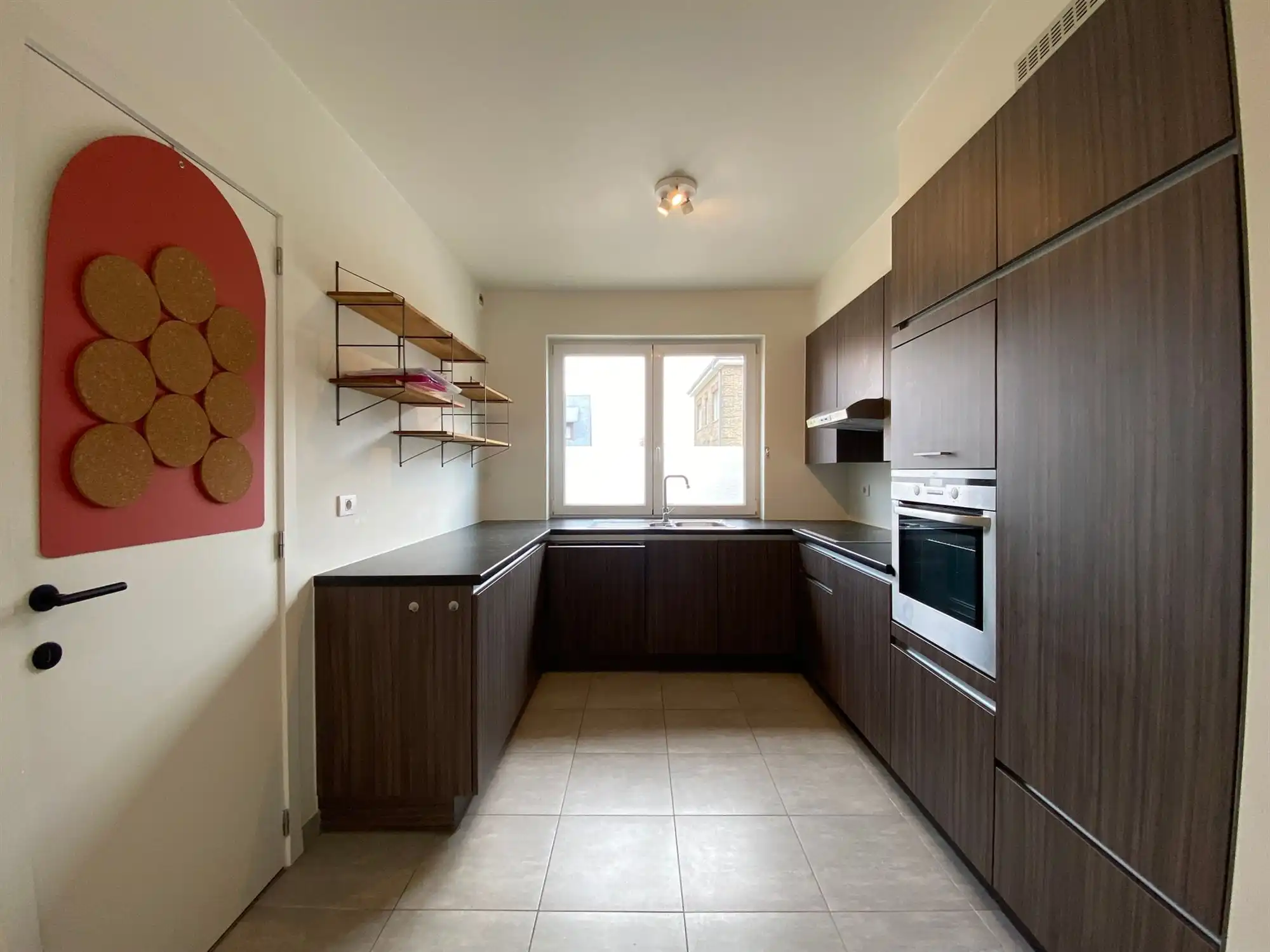 Gelijkvloers appartement met 2 slaapkamers en autostaanplaats  foto 5