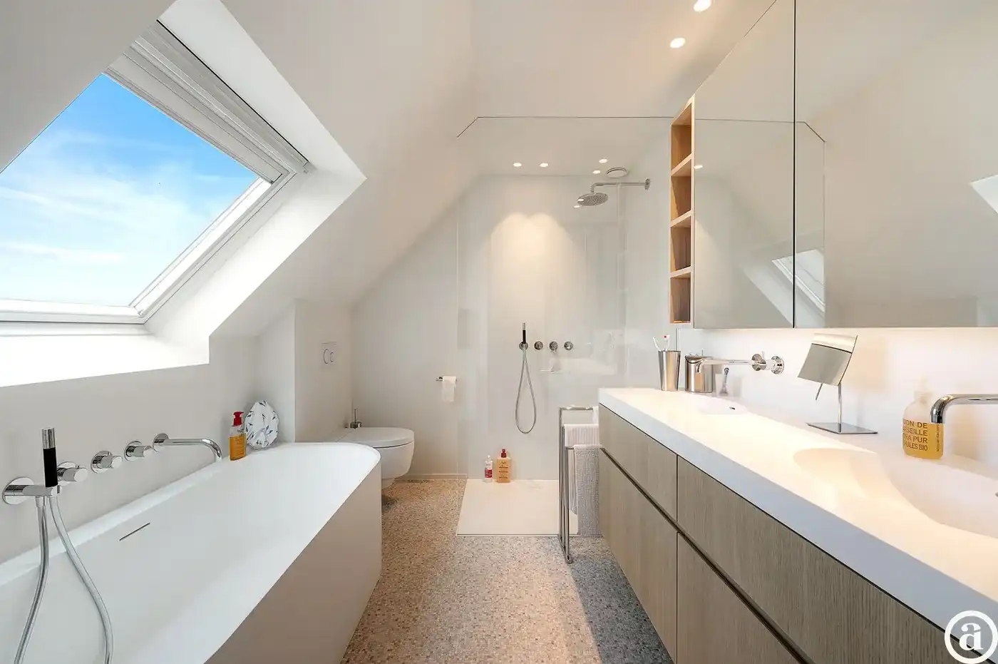Mooie duplex-appartement met prachtige uitzichten te Zoute. foto 23