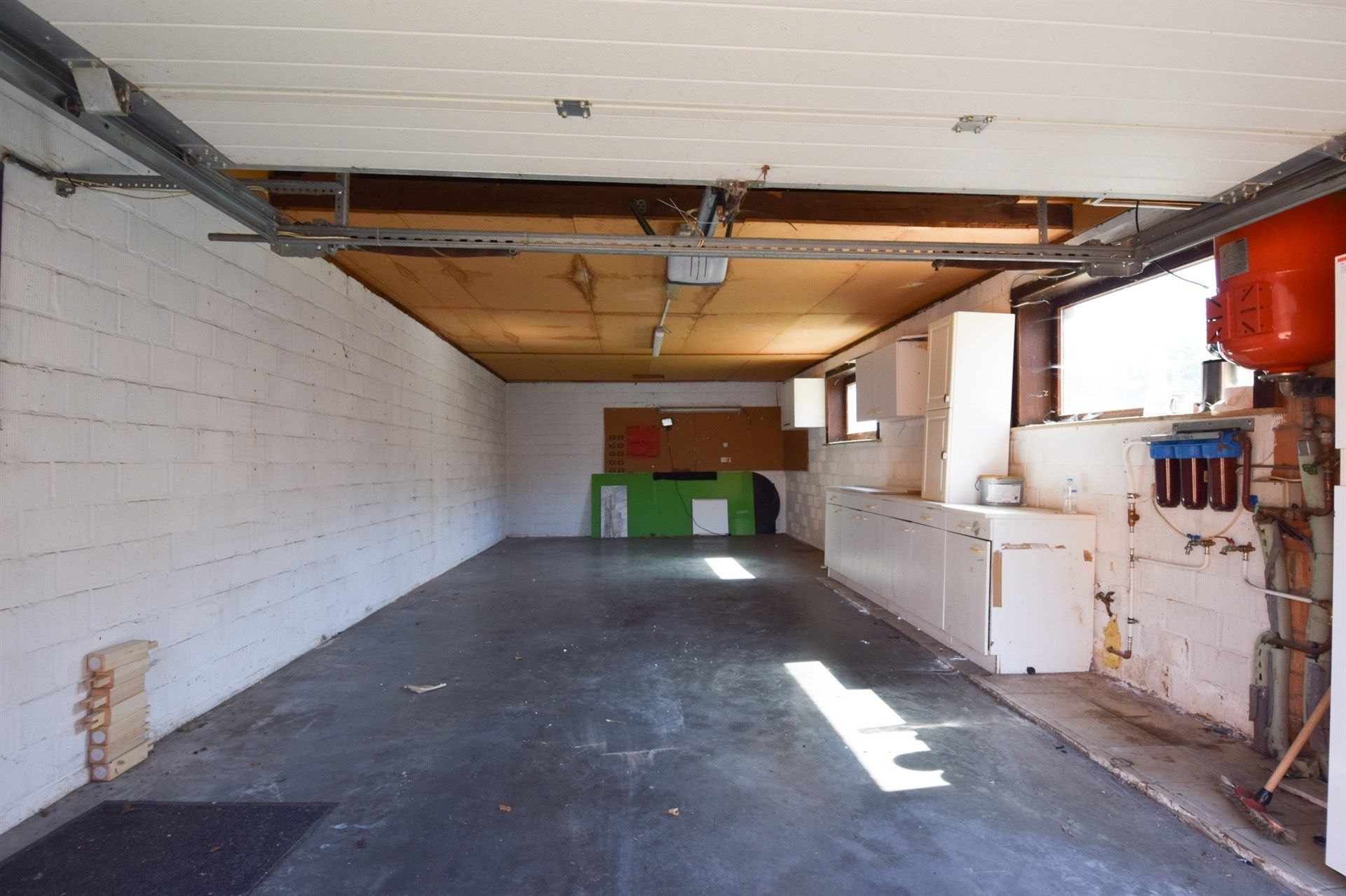 Ruime, op te frissen villa woning op een mooi perceel van 1.583m² foto 18