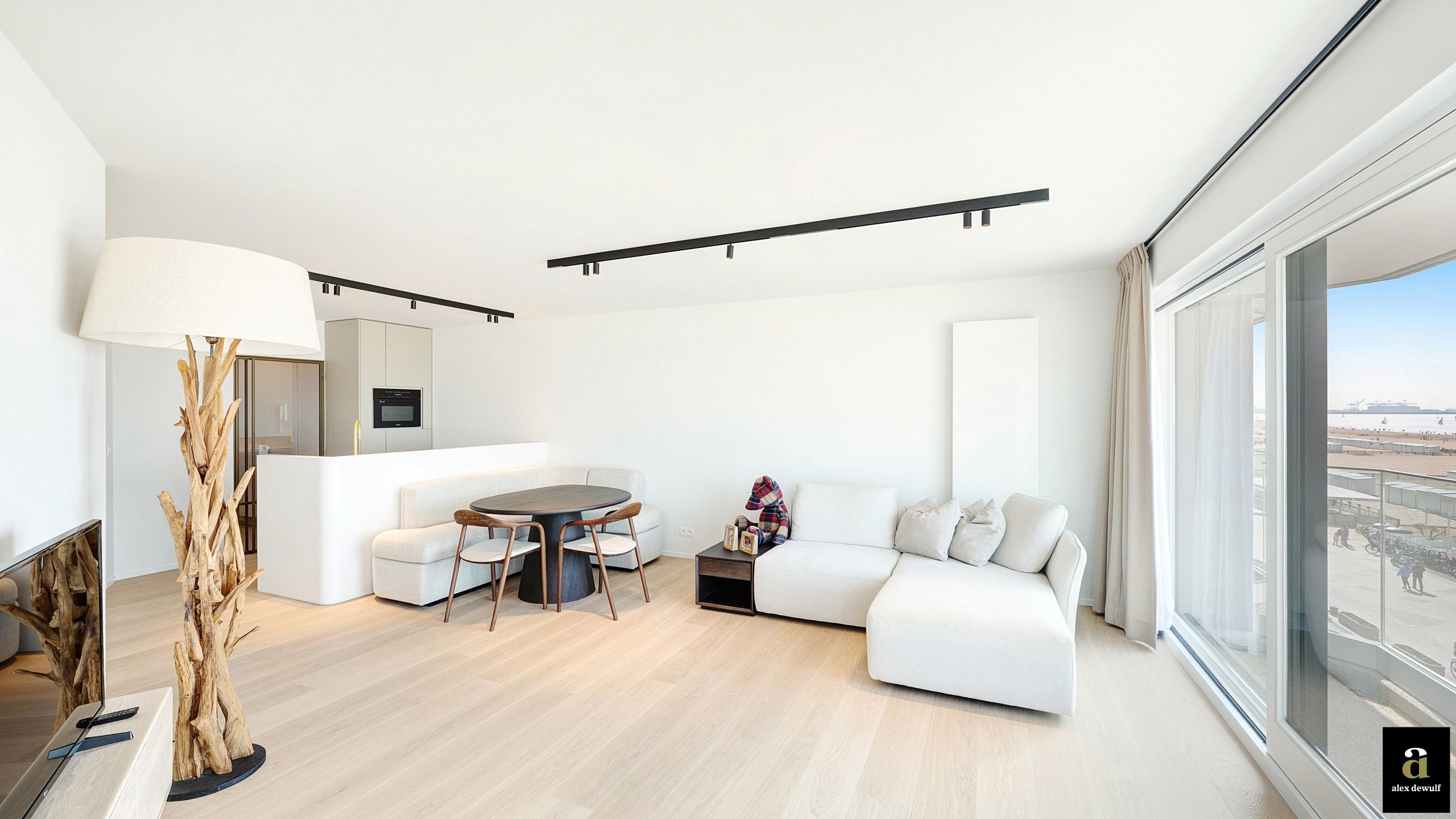 Instapklaar appartement op de Zeedijk in een mooi hoekgebouw foto 10