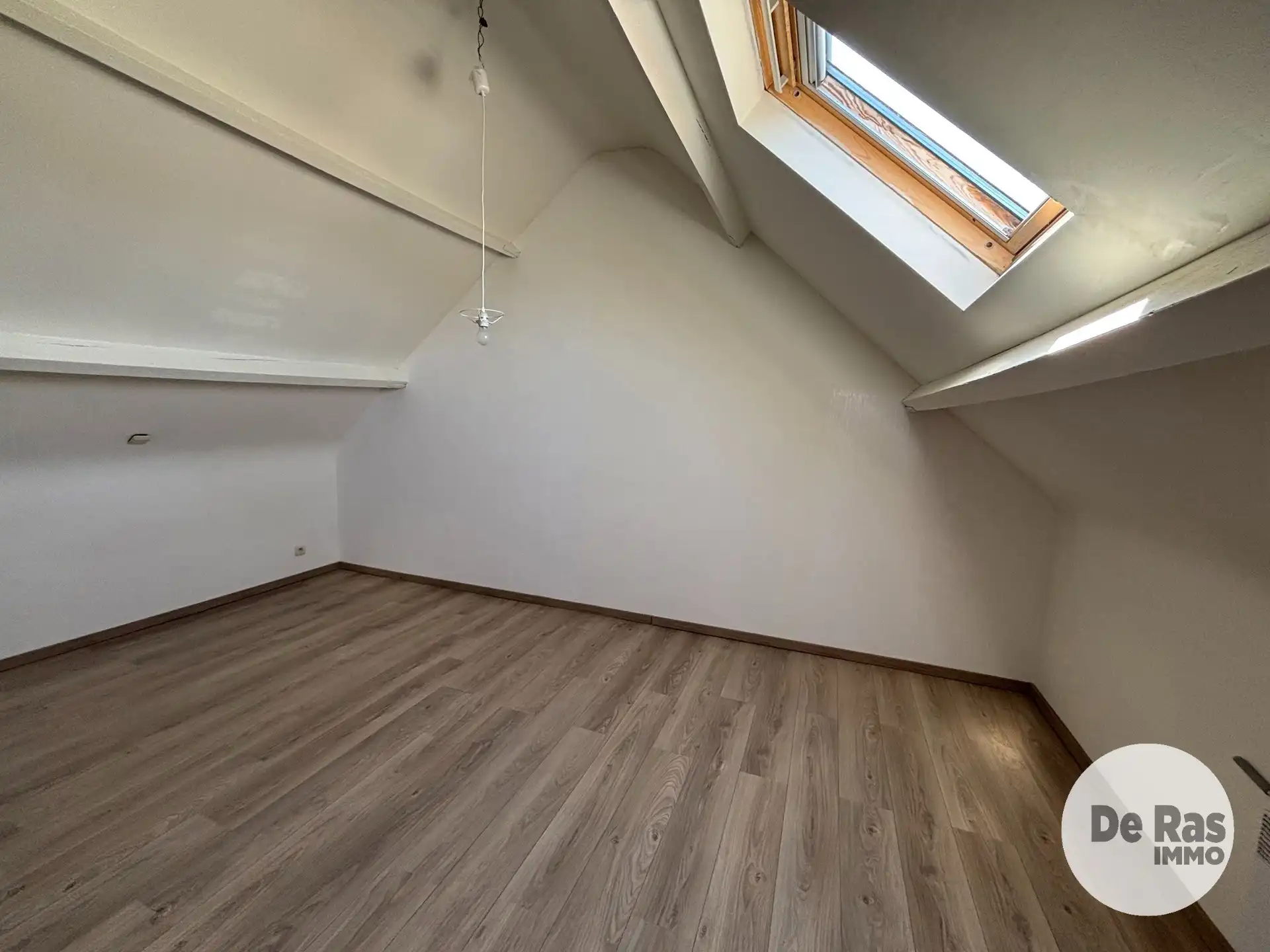 BURST - Gerenoveerde rijwoning met tuin foto 11