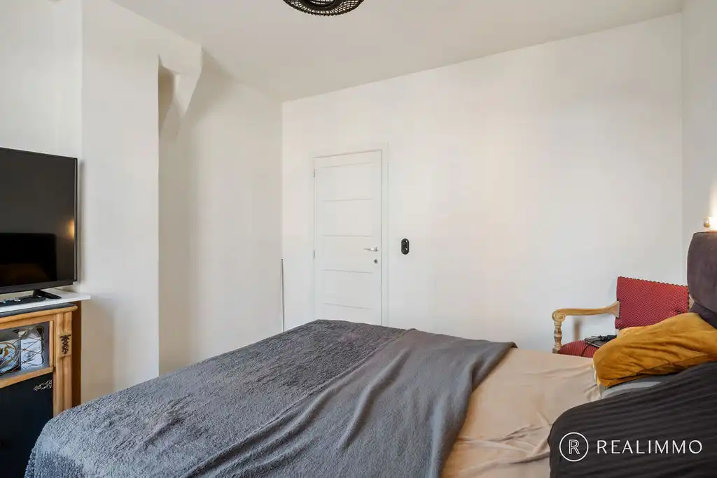 Authentiek gerenoveerde woning met ruim terras in hartje Avelgem foto 15
