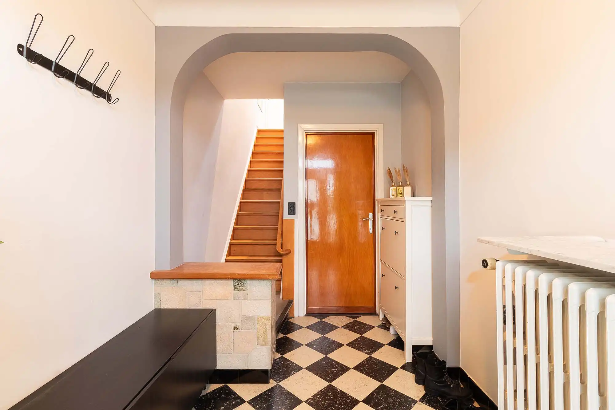 Charmant appartement met twee slaapkamers incl. garage! foto 2