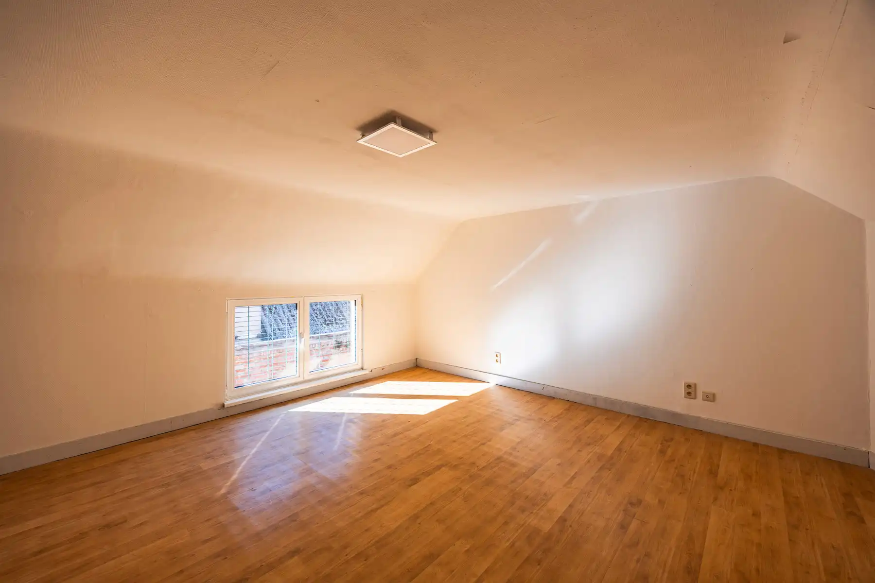 Ruime, karaktervolle renovatiewoning met centrale ligging foto 11