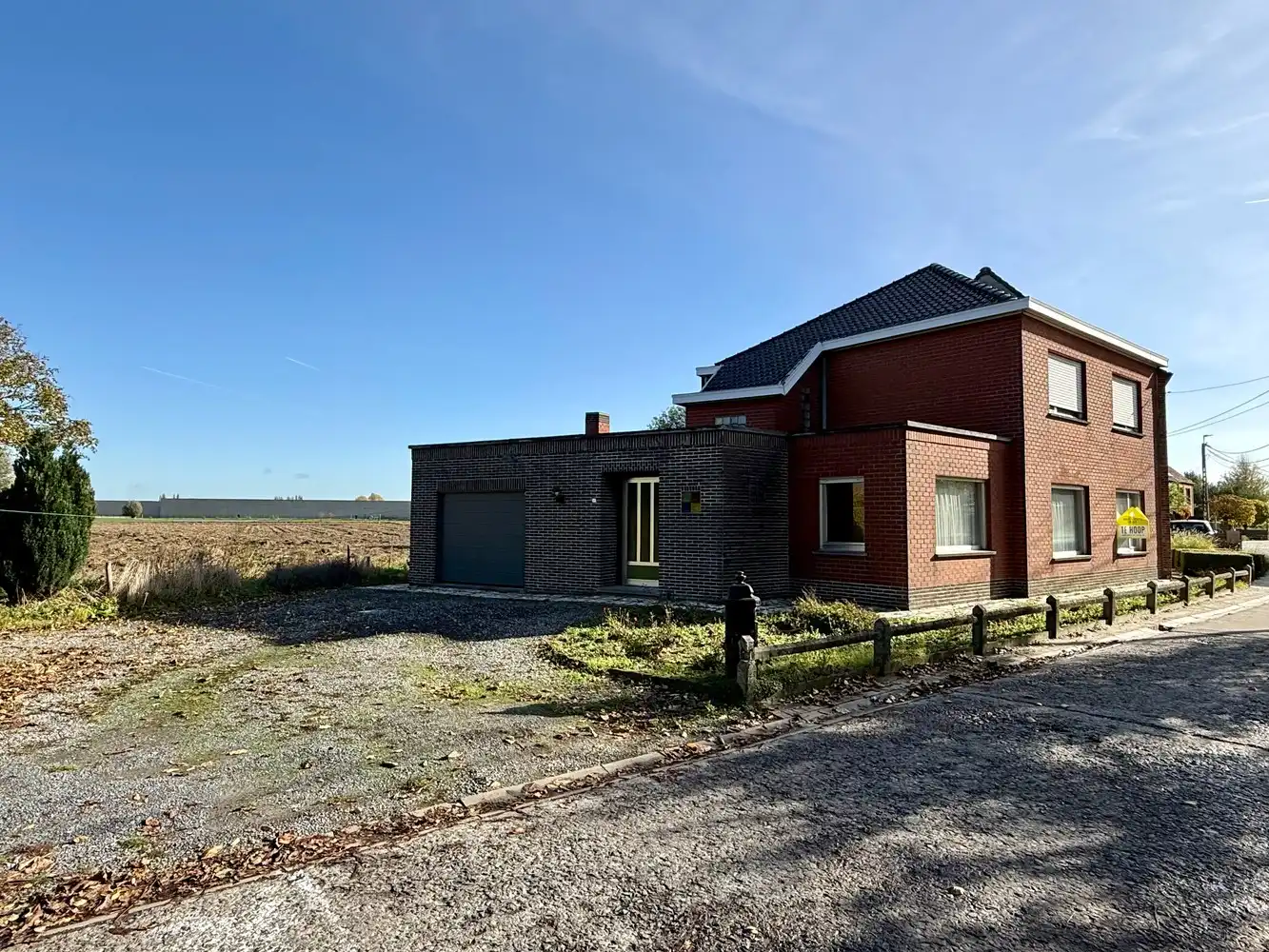 🏡 Ruime woning met 4 slaapkamers en inpandige garage te Sint-Baafs-Vijve! foto 2