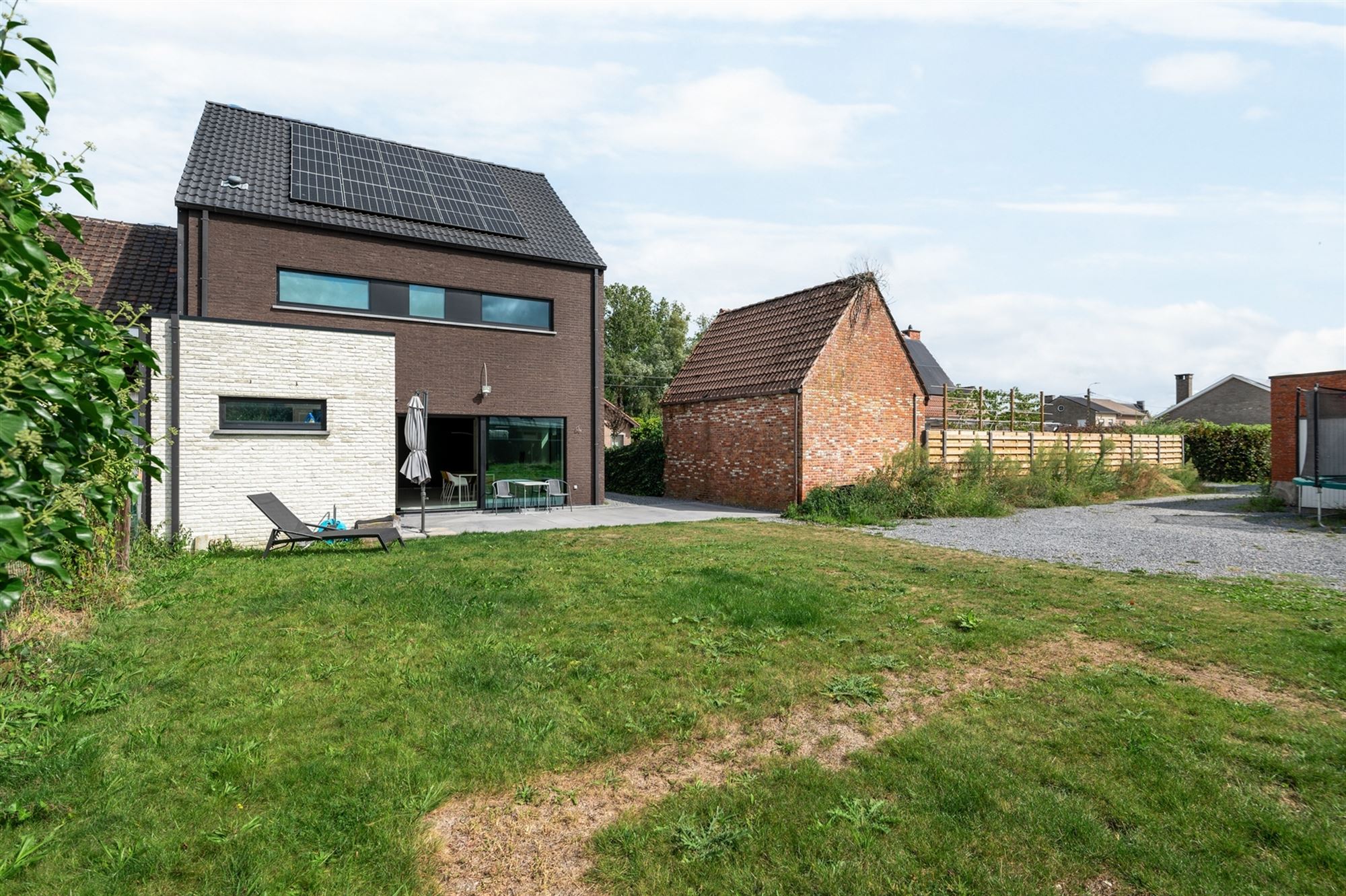 Recente woning met 3 achterliggende garages te Sint-Katelijne-Waver foto 11