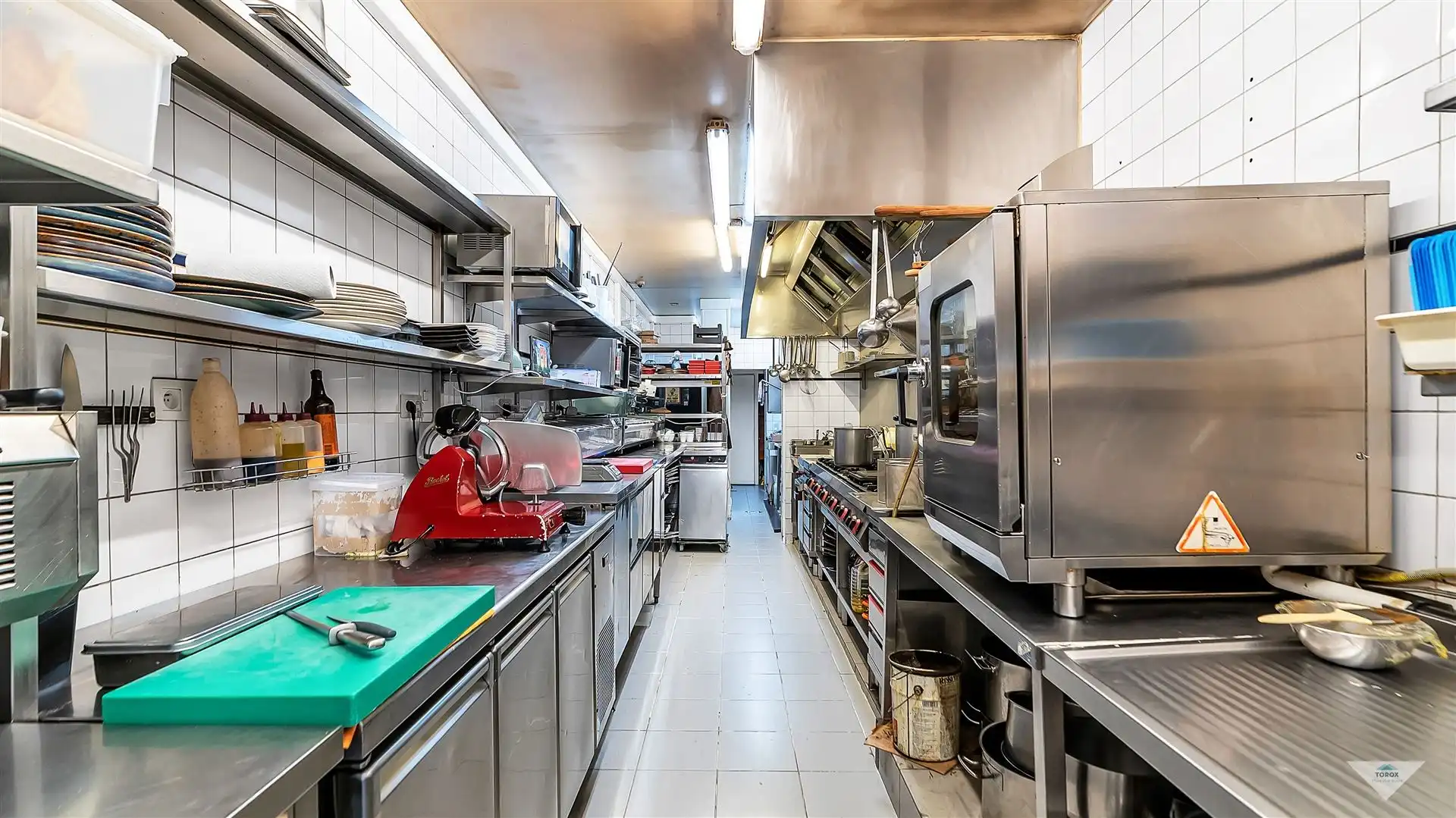 Commercieel handelspand met instapklaar restaurant te huur foto 10