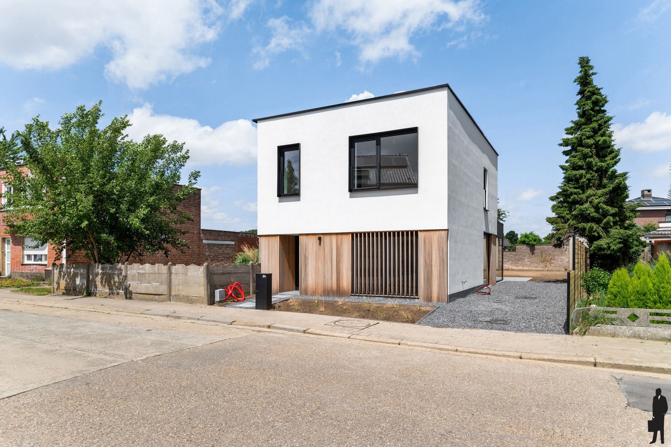 Energiezuinige HOB met 3 slaapkamers en NW tuin foto {{pictureIndex}}