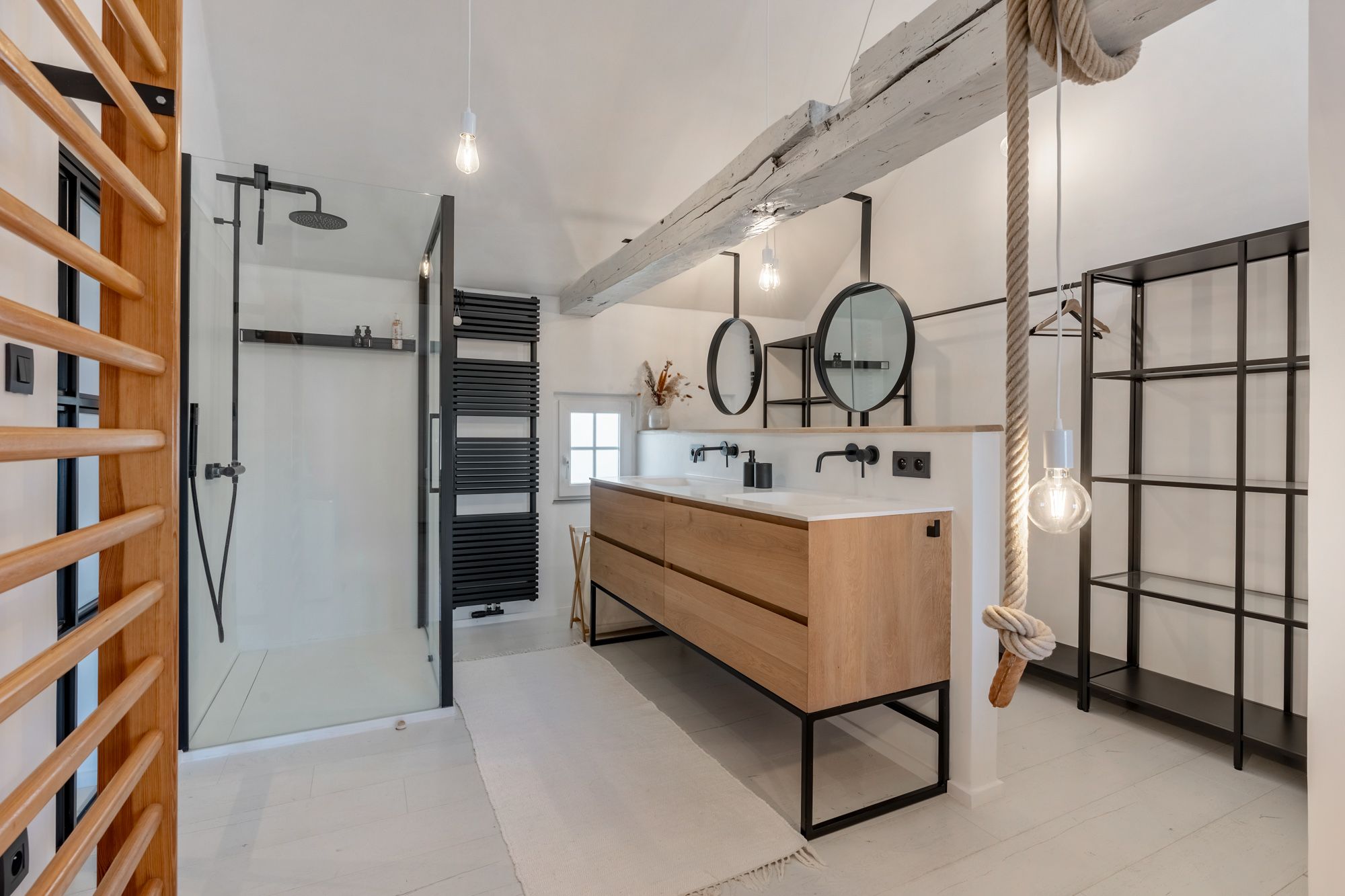 Compleet gerenoveerde en instapklare woning te Kortessem! foto 11