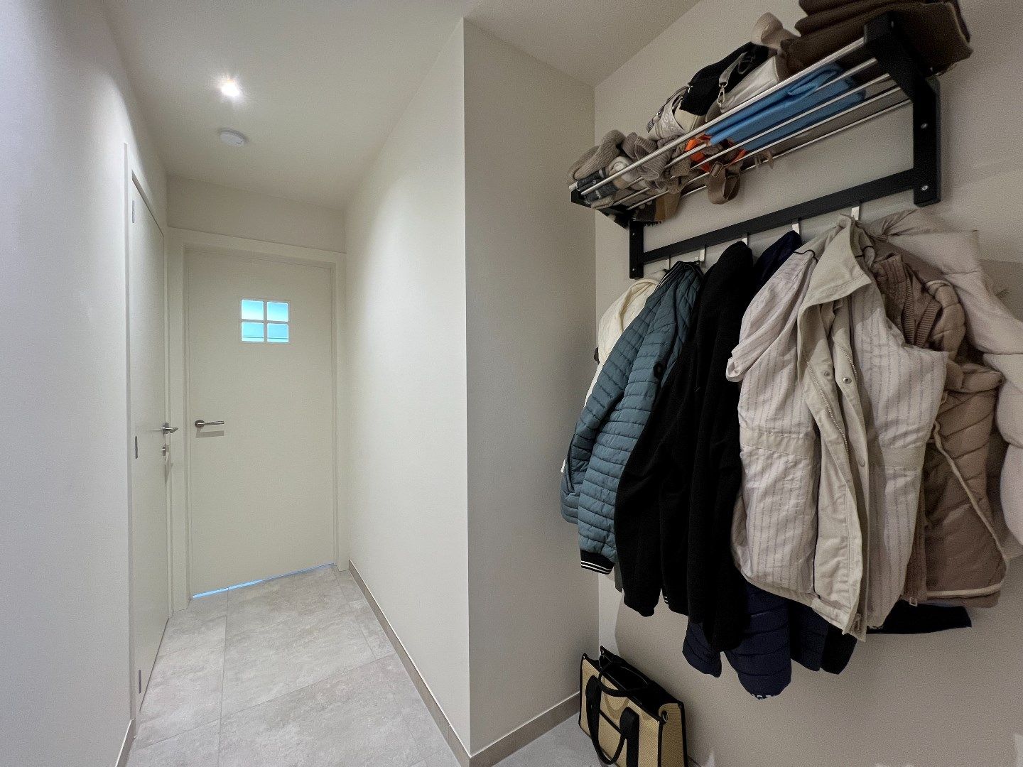 Gezellige nieuwbouwwoning met zonnige tuin en garage foto 2