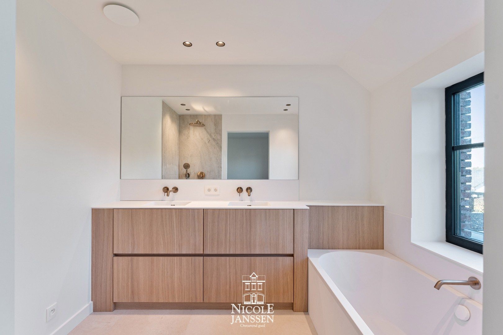 Nieuwbouwwoning van 194m² foto 12