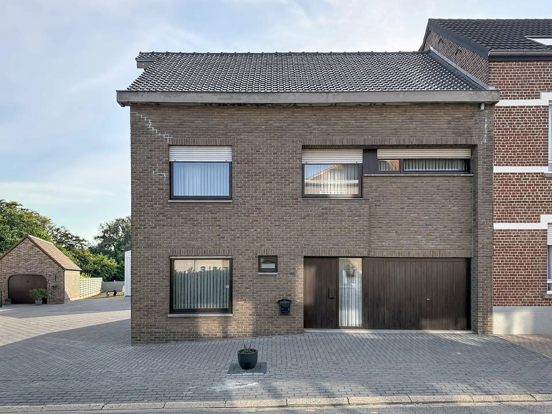 Karaktervolle woning met grote loods in Dilbeek! foto 2