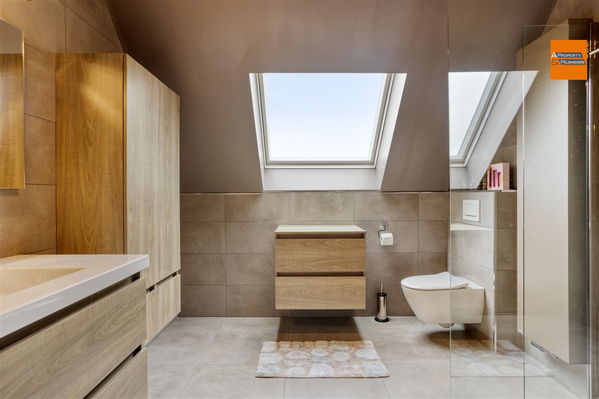 Gerenoveerde woning met ruime tuin foto 21