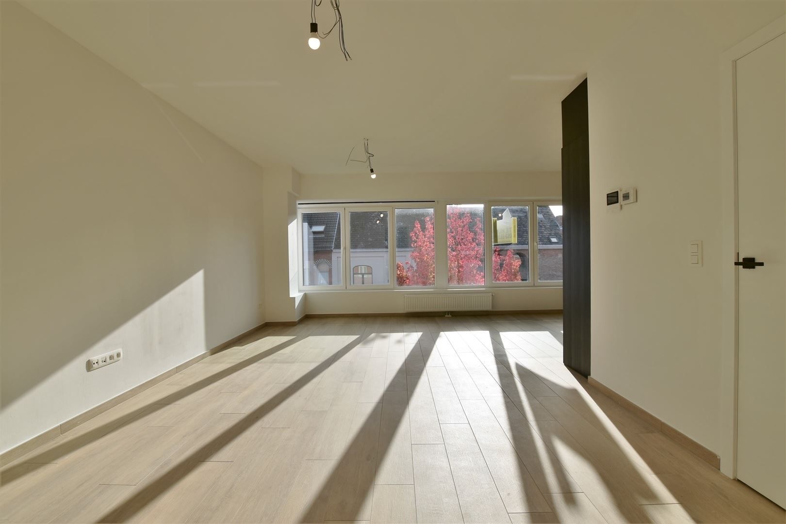 Prachtig dakappartement met terras, gelegen in het hartje van Sint-Gillis-Dendermonde. foto 9