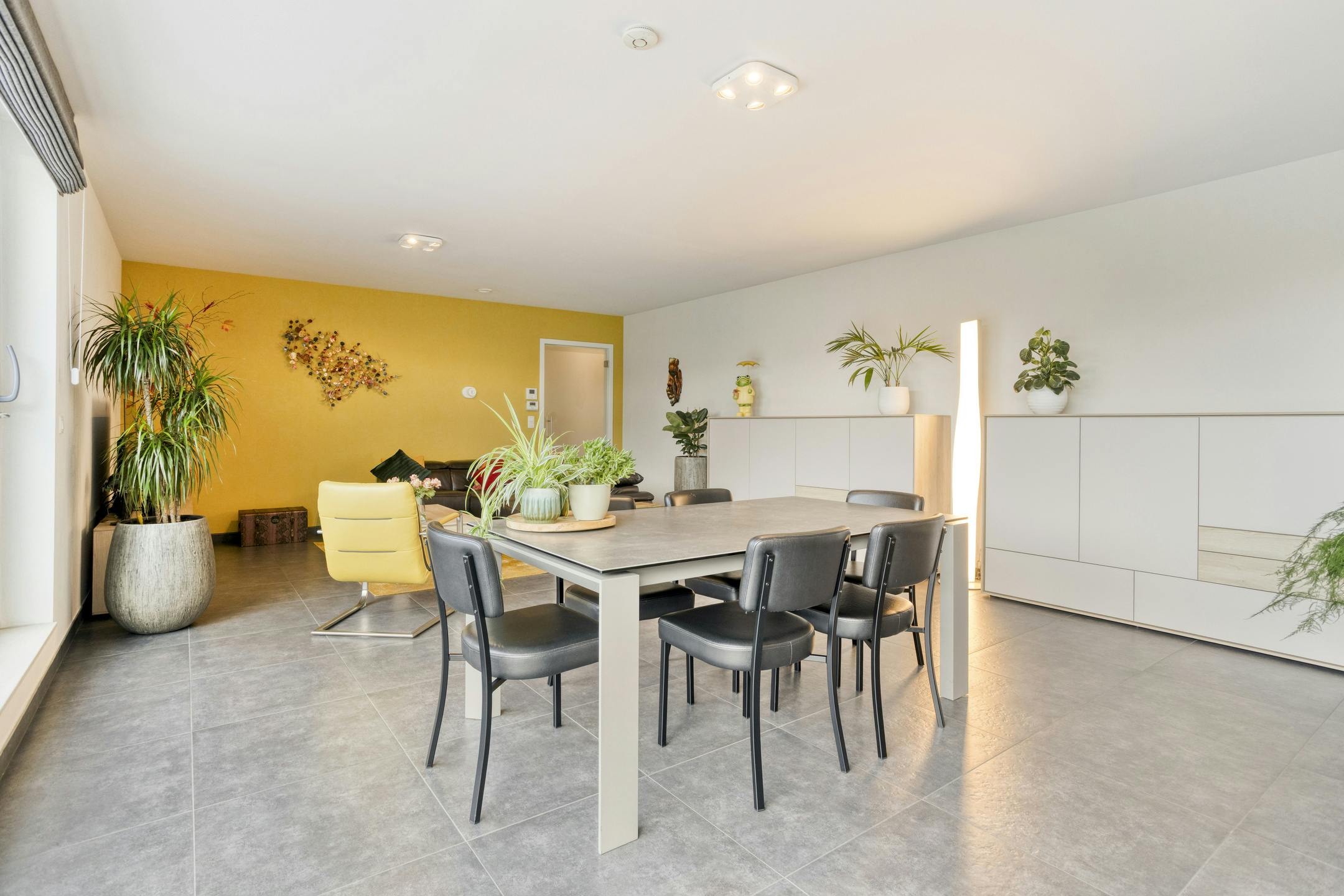 Appartement met 3 slaapkamers, garage en autostaanplaats te koop in Waarschoot foto 7