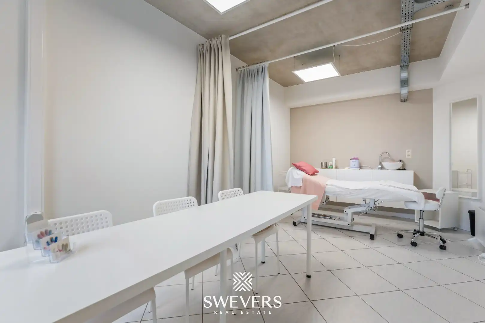 Handelspand met praktische indeling in hartje Tessenderlo foto 24