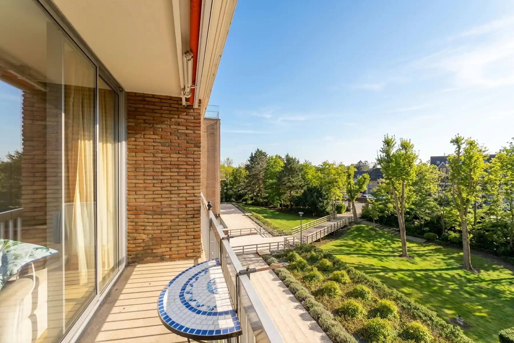Zonnig appartement met terrasje foto 4