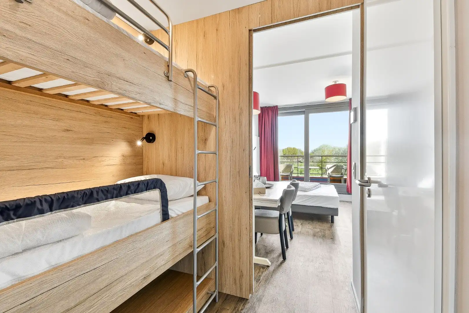 Vernieuwd gemeubeld vakantieappartement foto 9