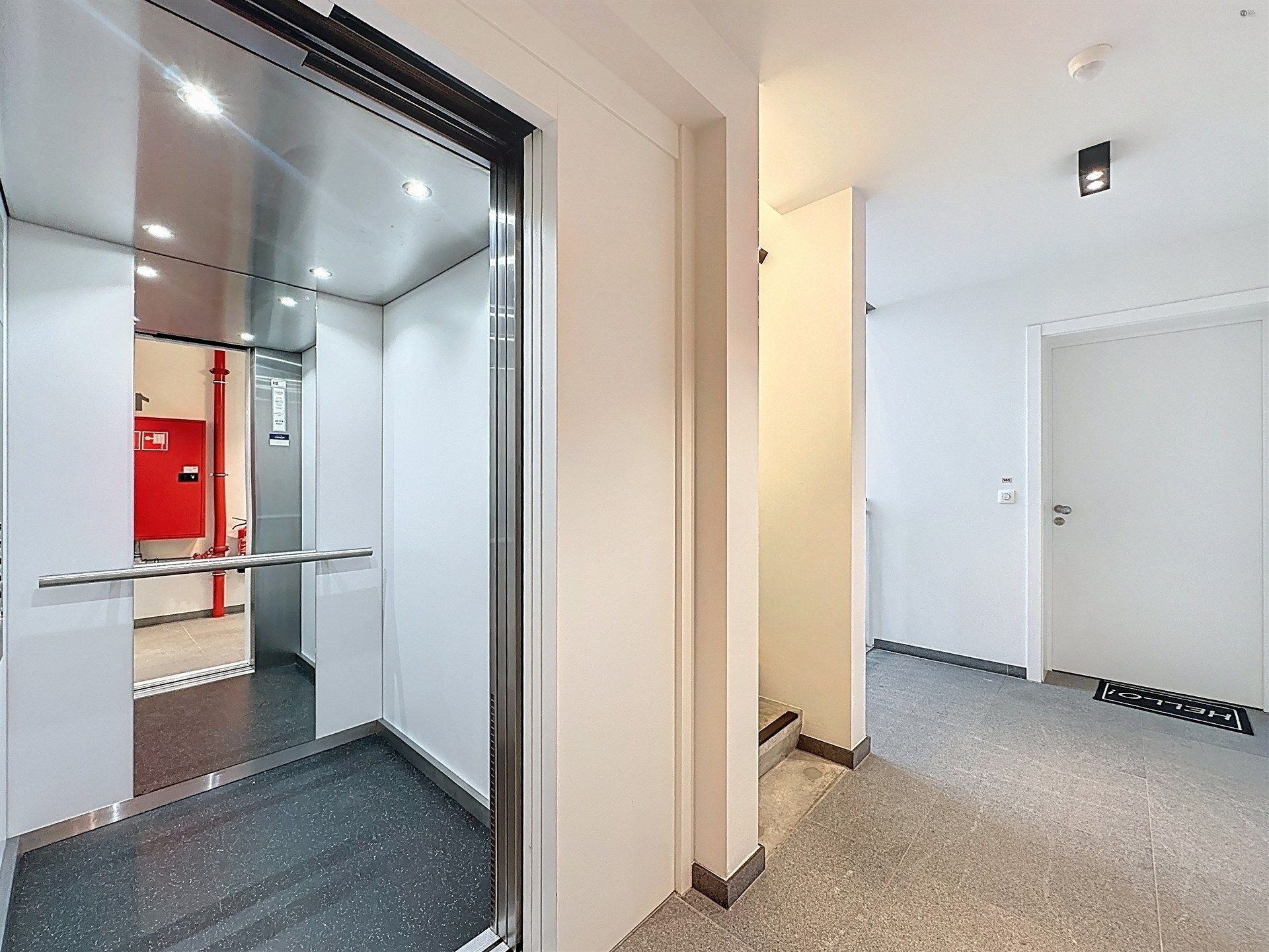 Energiezuinig appartement met staanplaats op toplocatie in Sint-Niklaas foto 16