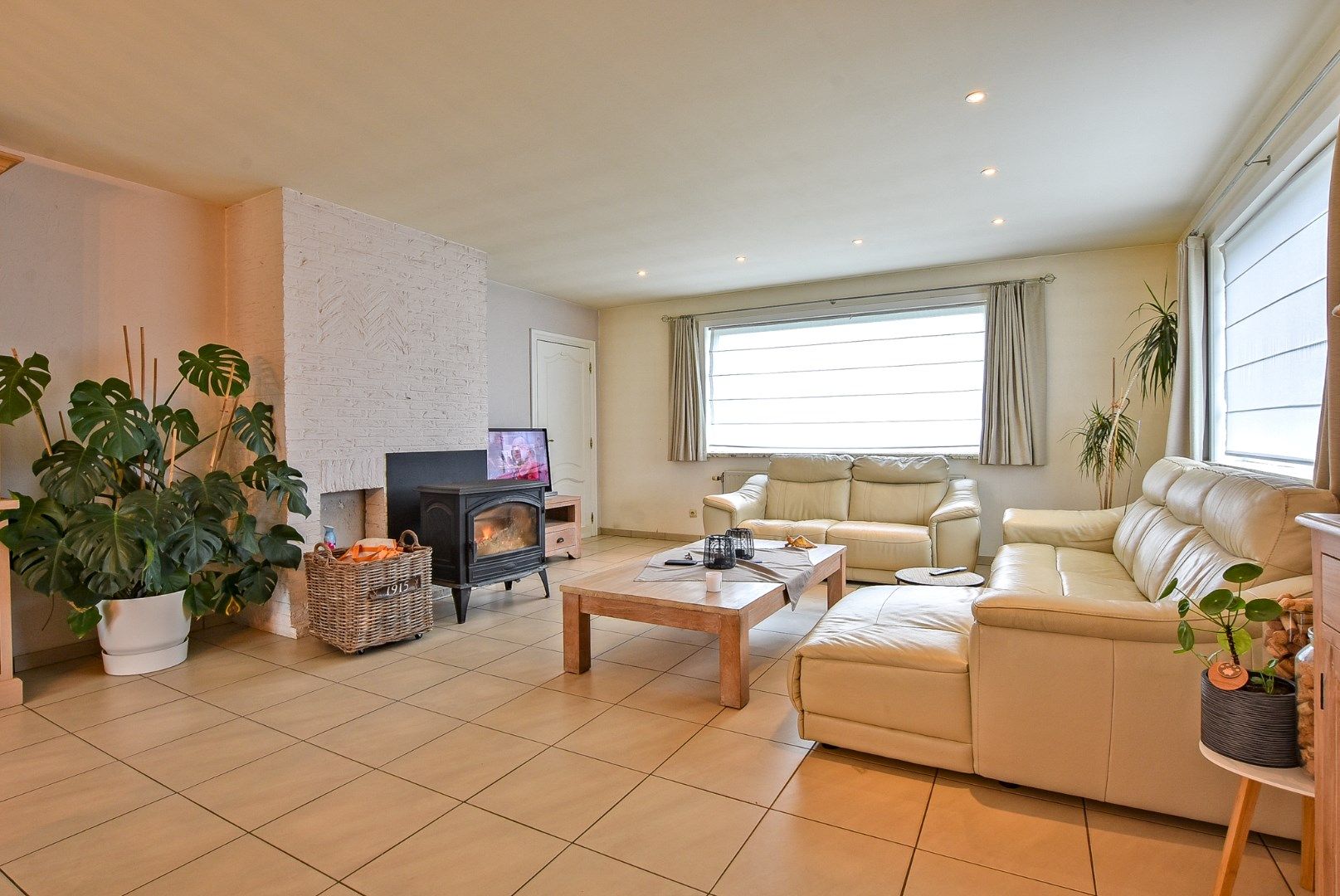 Prachtige alleenstaande villa met 4 slaapkamers op 599 m². foto 4