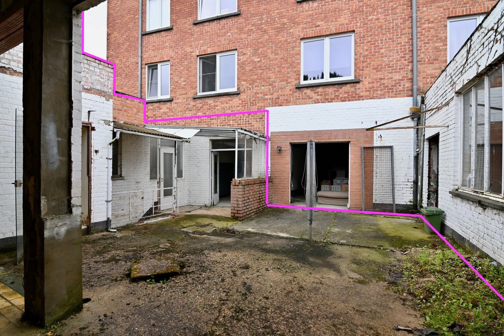 Te renoveren gelijkvloers appartement met 2 slaapkamers en patio foto 12