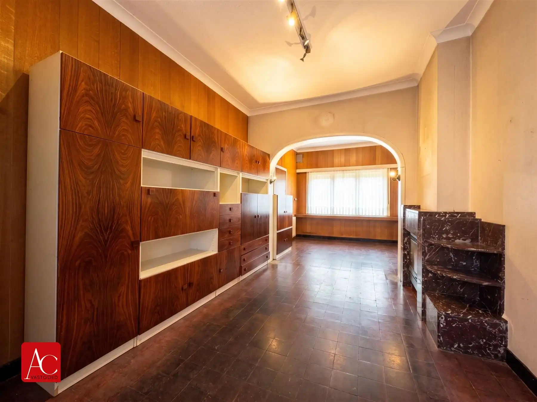 Goed gelegen woning met tuin ter renovatie foto 4