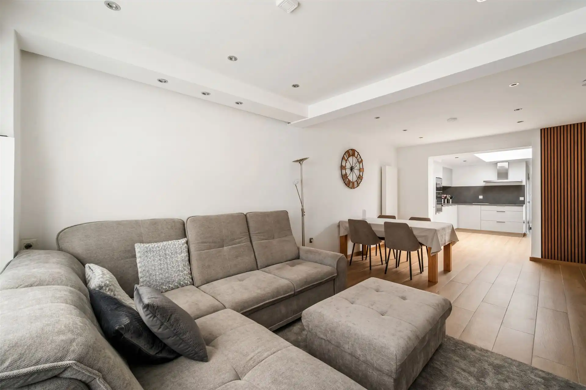 TOPPER! Rustig gelegen gerenoveerde woning met 3 slpk&tuin foto 4