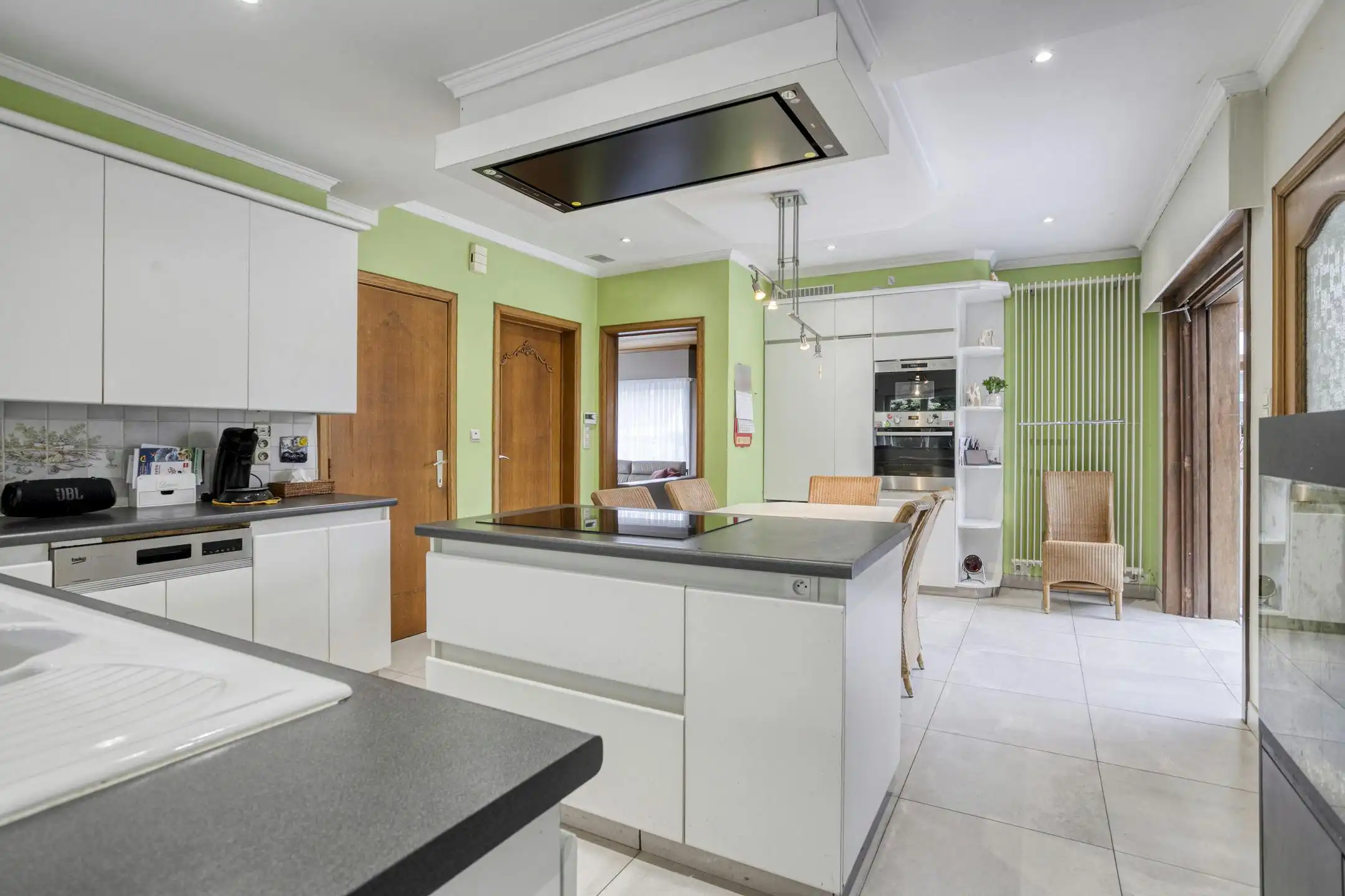 Alleenstaand huis met 5 kamers en atelier te koop in Waregem foto 5