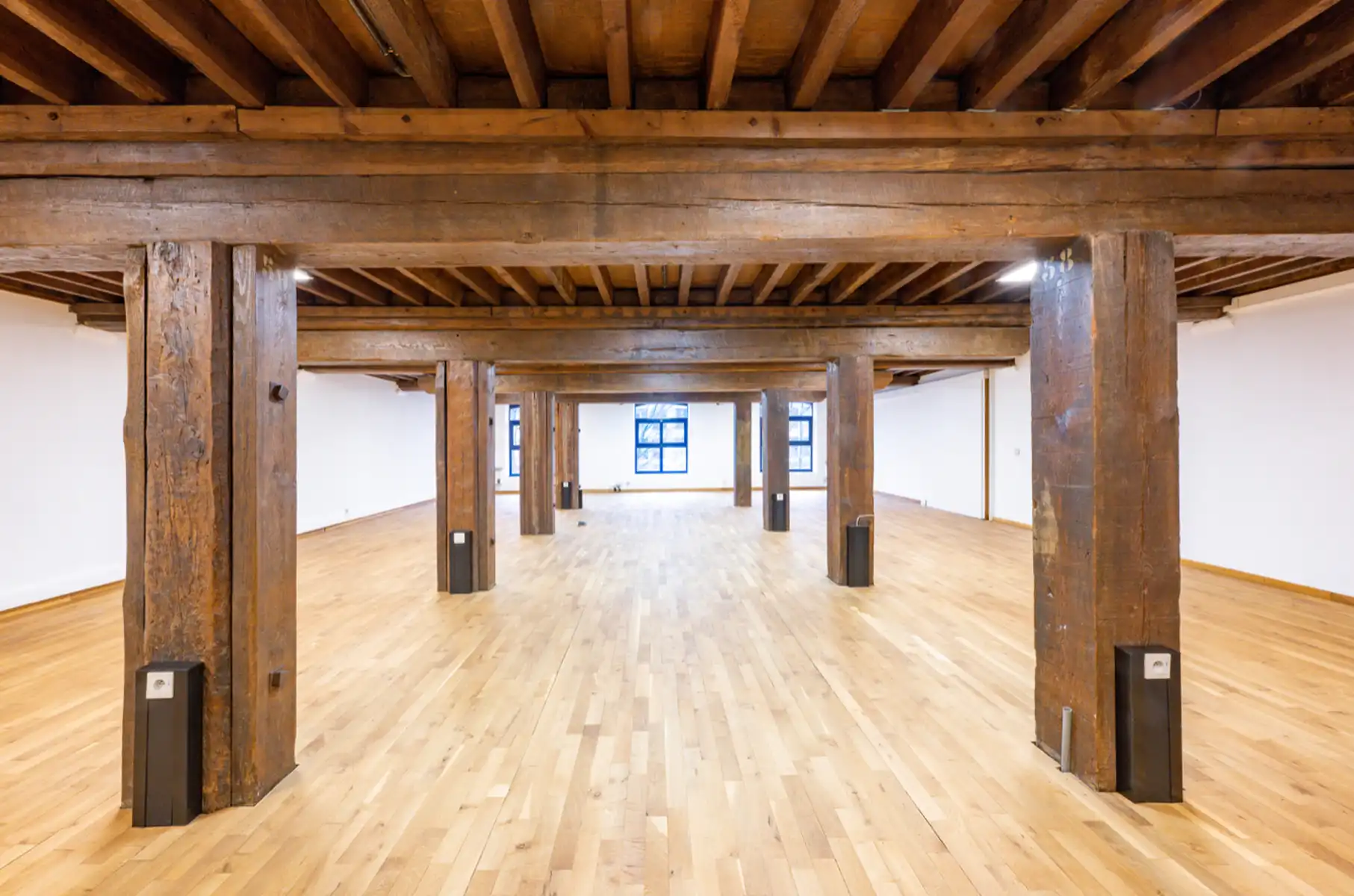 Kantoor te huur foto {{pictureIndex}}