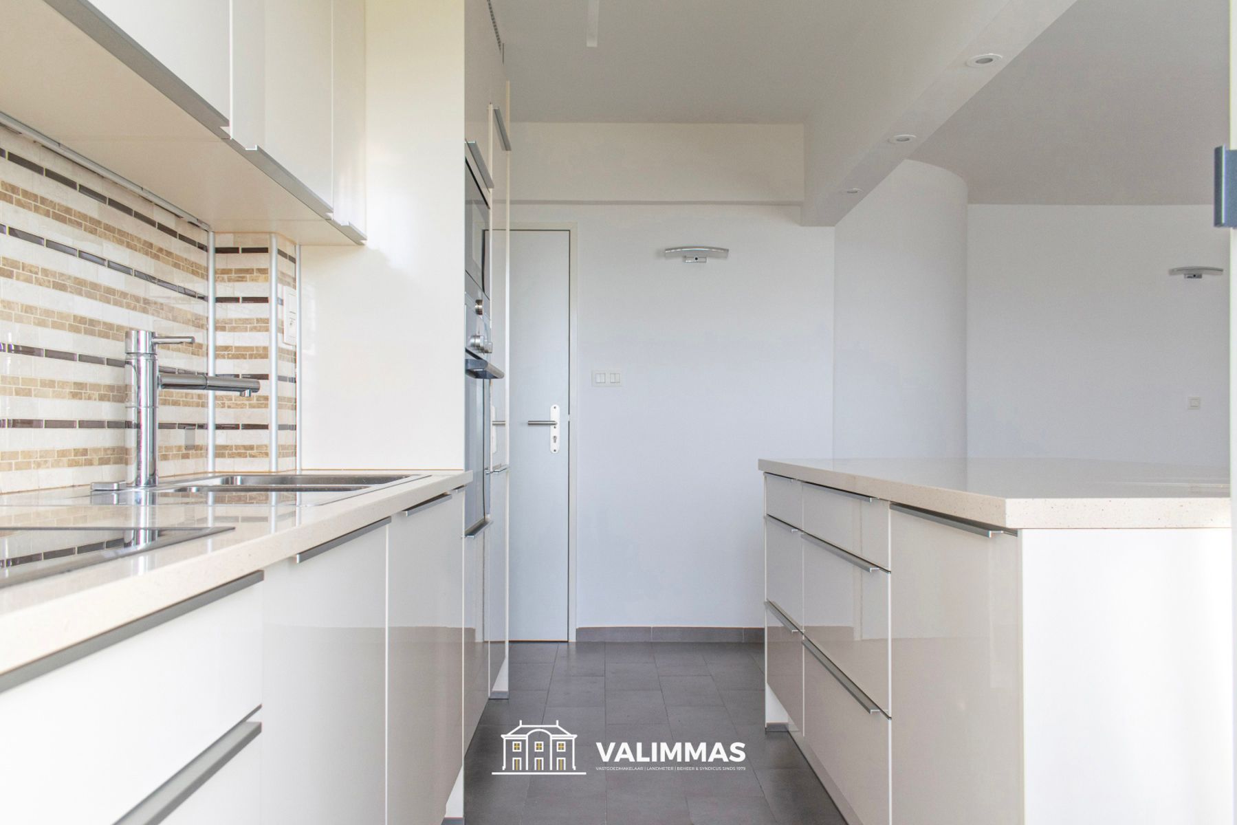 Verzorgd, energiezuinig appartement met mooi terras & kelder foto 8