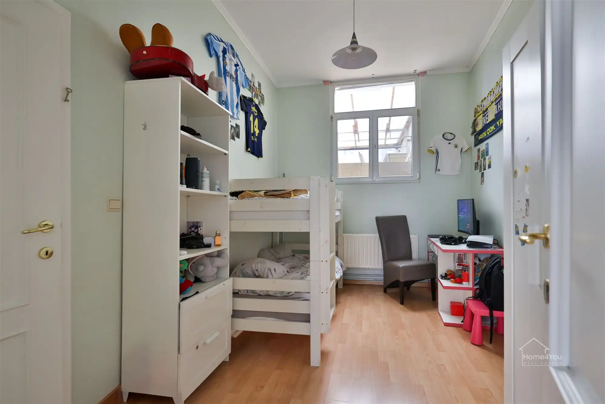 Ruime woning met meerdere slaapkamers en overdekt terras  foto 19