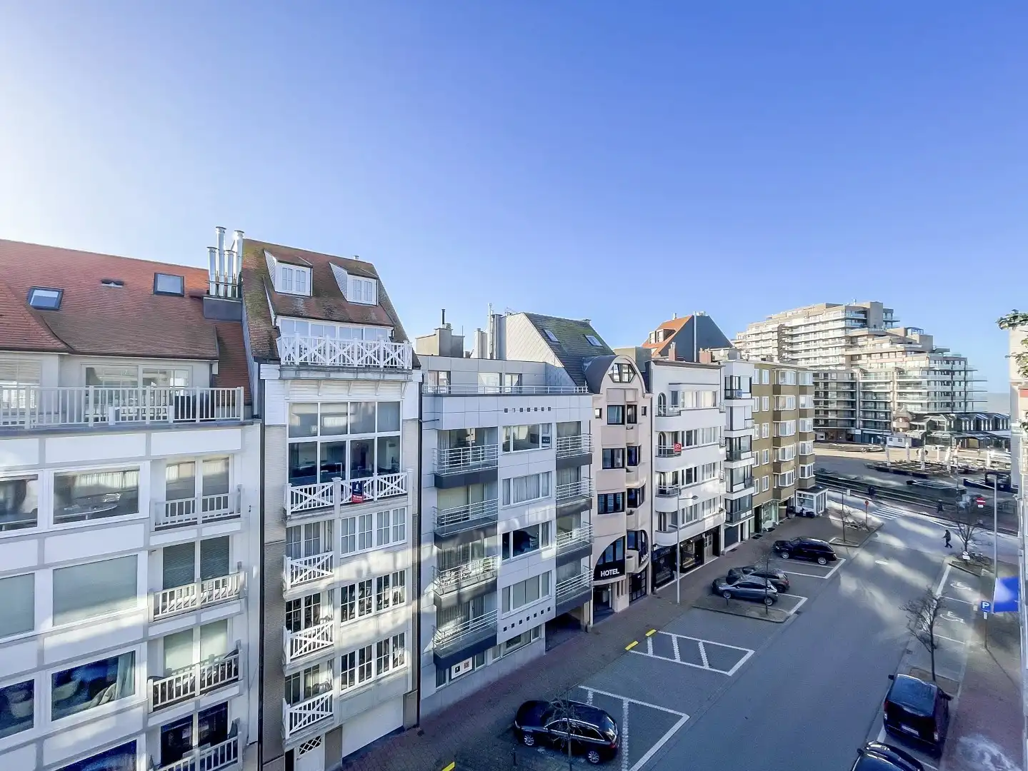 Zeer zonnige penthouse met 2 slaapkamers gelegen vlakbij het Van Bunnenplein en de Zeedijk. foto 2