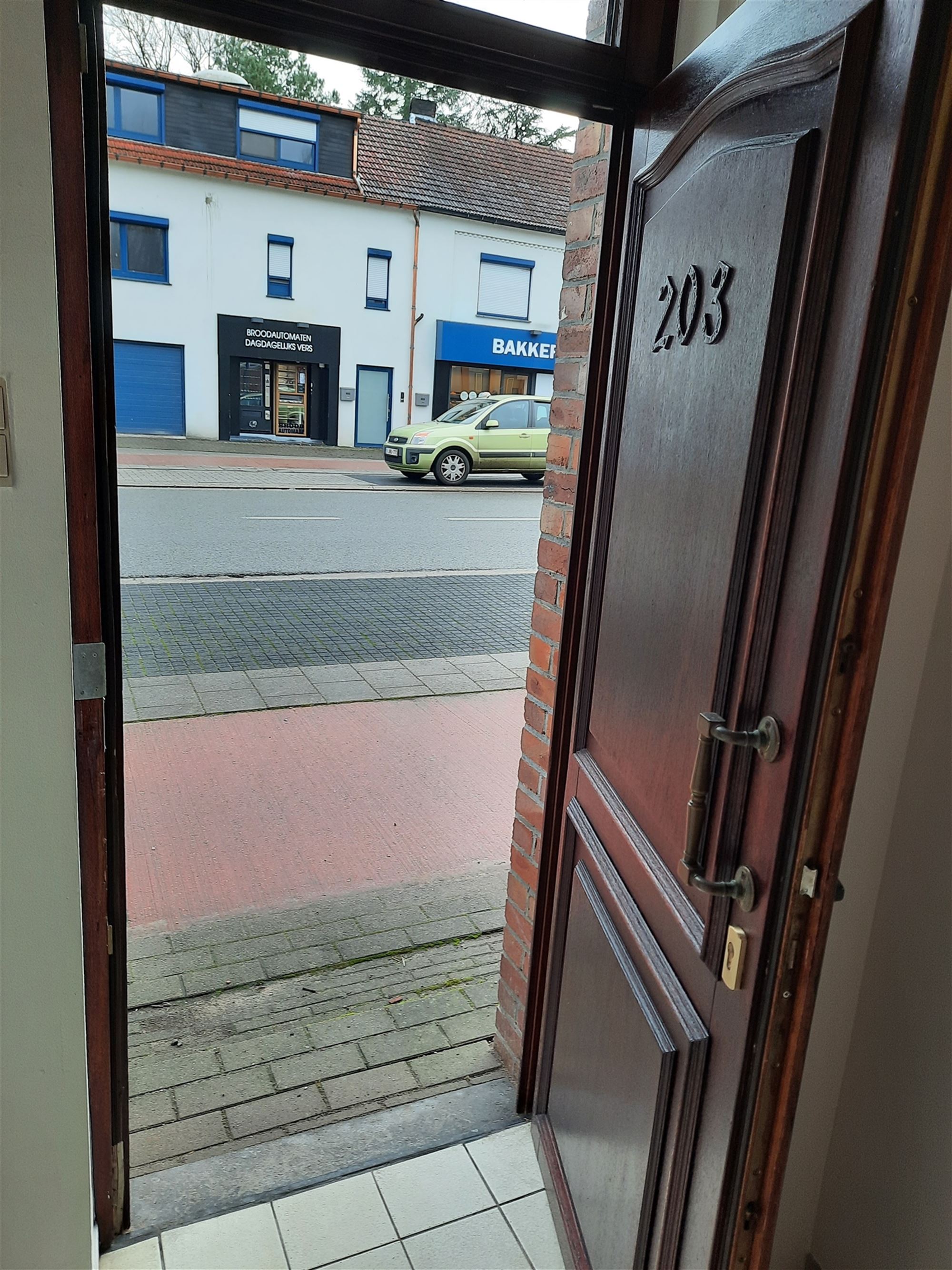 Vrijstaande woning op toplocatie in Genk foto 4