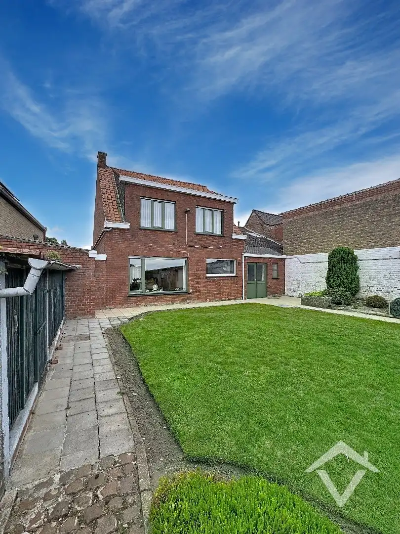 Woning met 3 slaapkamers en garage te Ichtegem  foto 2