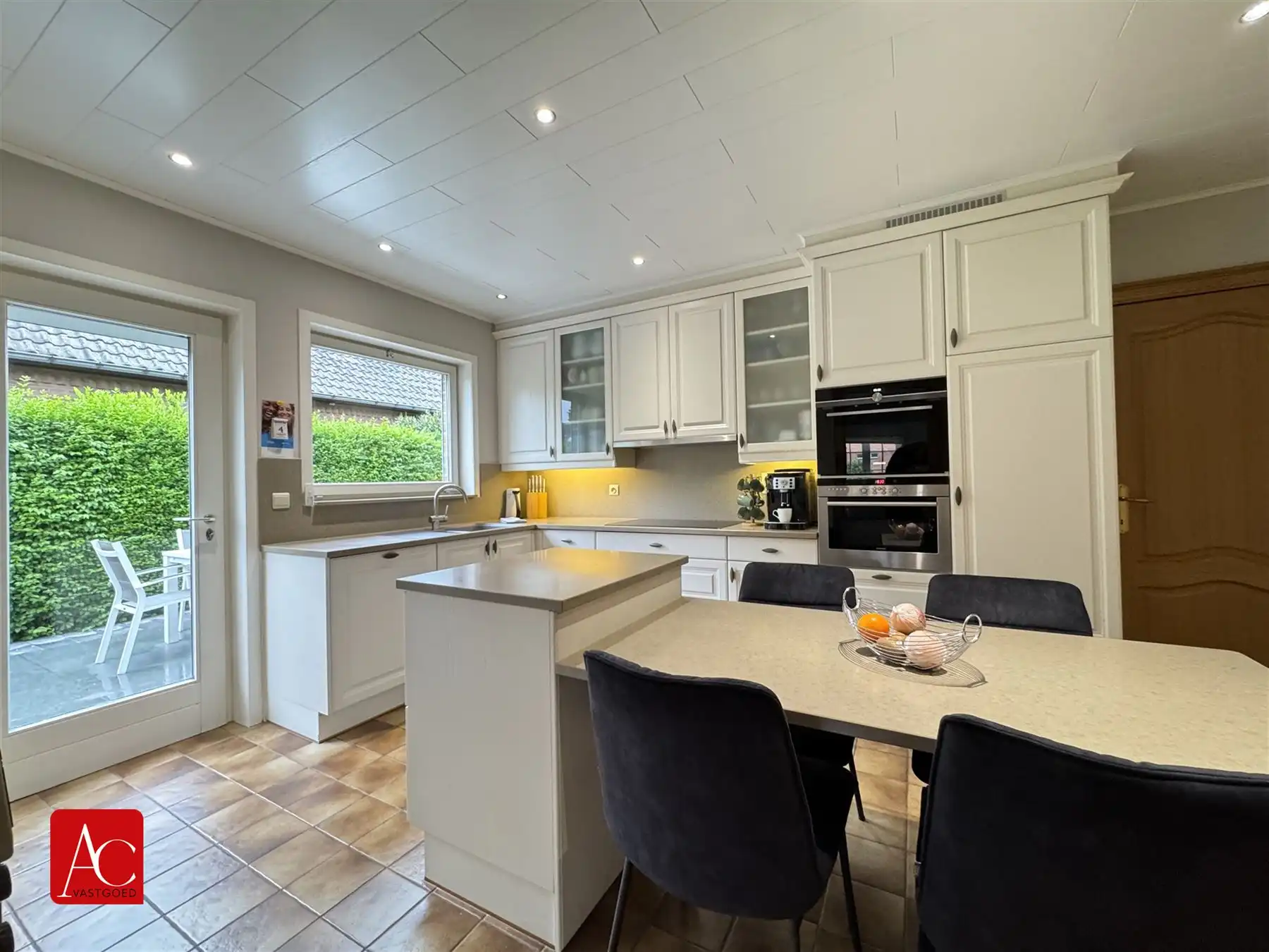 Rustig gelegen bungalow met prachtig uitzicht foto 14