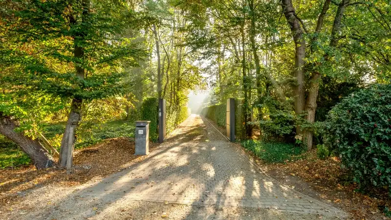 Exclusief gelegen stijlvolle villa op 24 are palende aan natuurgebied foto 44
