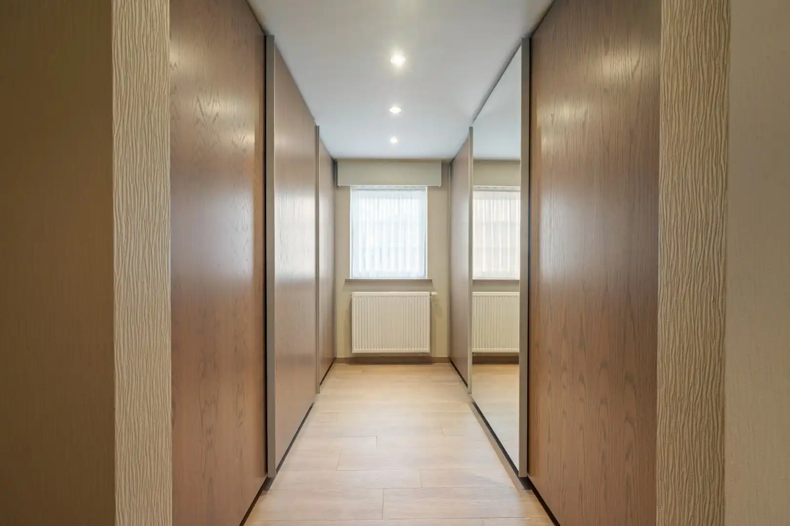 Recente halfopen woning met 3 slaapkamers, lift, garage en tuin op topligging in Ieper foto 18