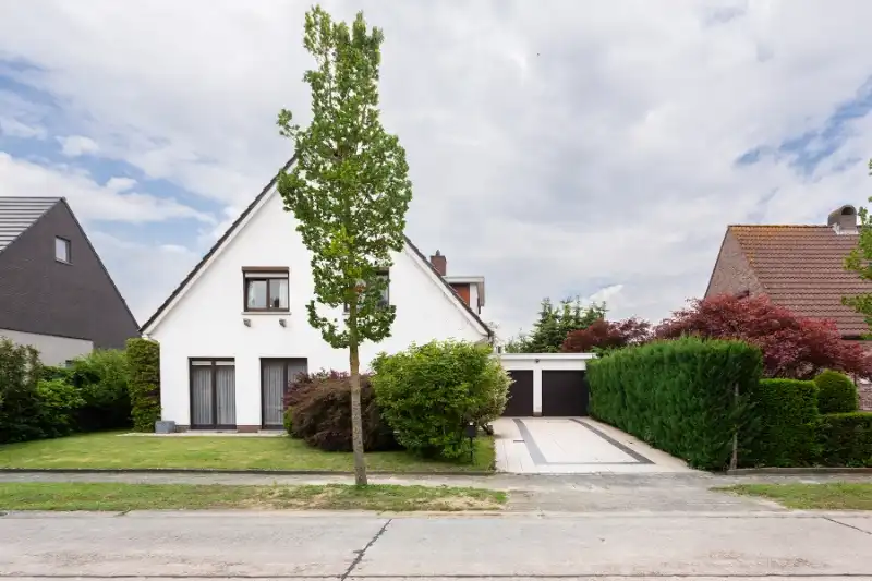 Stijlvolle villa op toplocatie, een zee van ruimte, privacy! foto {{pictureIndex}}
