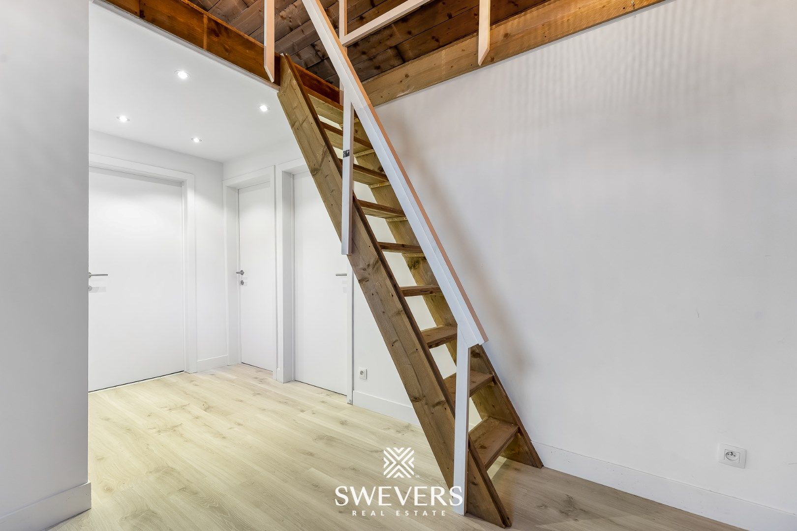 Ruim duplex appartement met knusse stadstuin in hartje Borgloon foto 22