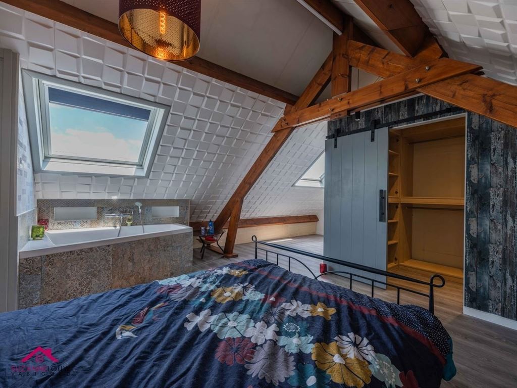 Gerenoveerde verrassend ruime vrijstaande woning foto 34