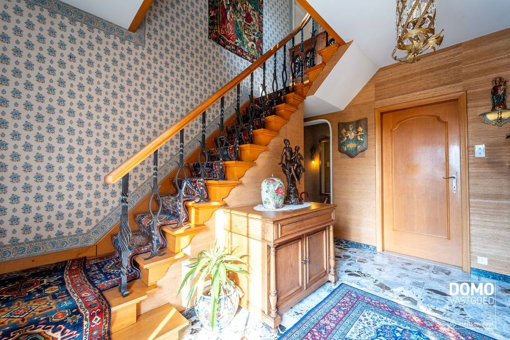 KARAKTERVOLLE, RUIME WONING MET 4 SLAAPKAMERS EN ZONNIGE TUIN TE STOKROOIE foto 14