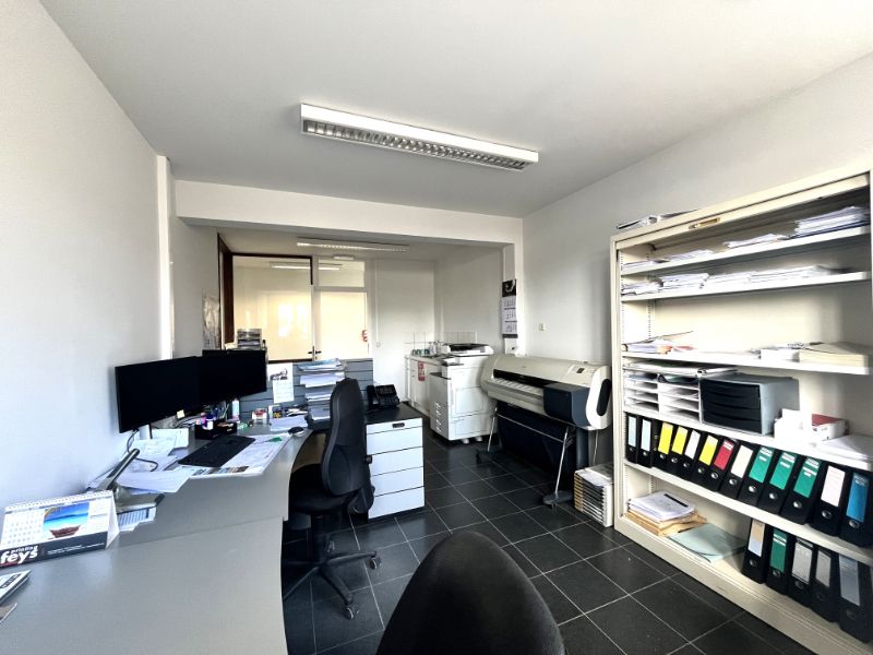 Kantoorruimte/mazijnruimte te huur -  340 m² foto 15