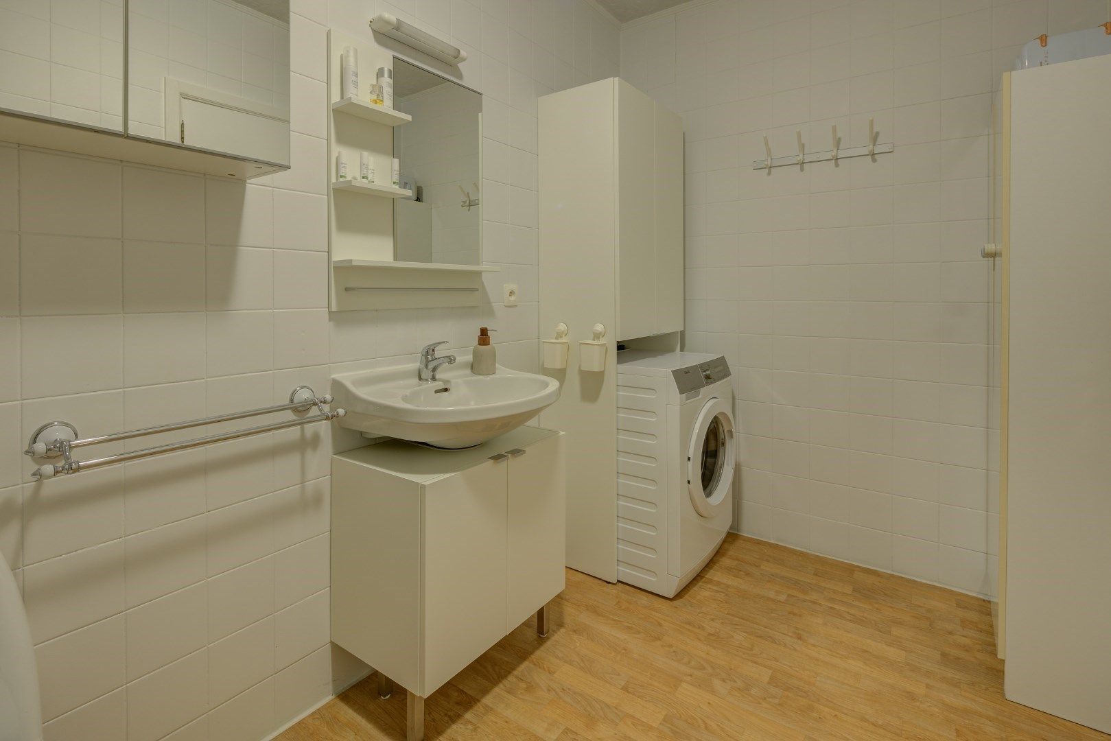 IN OPTIE ---- Instapklaar appartement met 3 slaapkamers te koop! foto 13